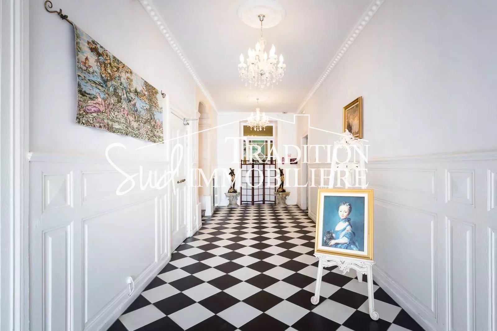 UN CHATEAU AU COEUR DES ALPILLES