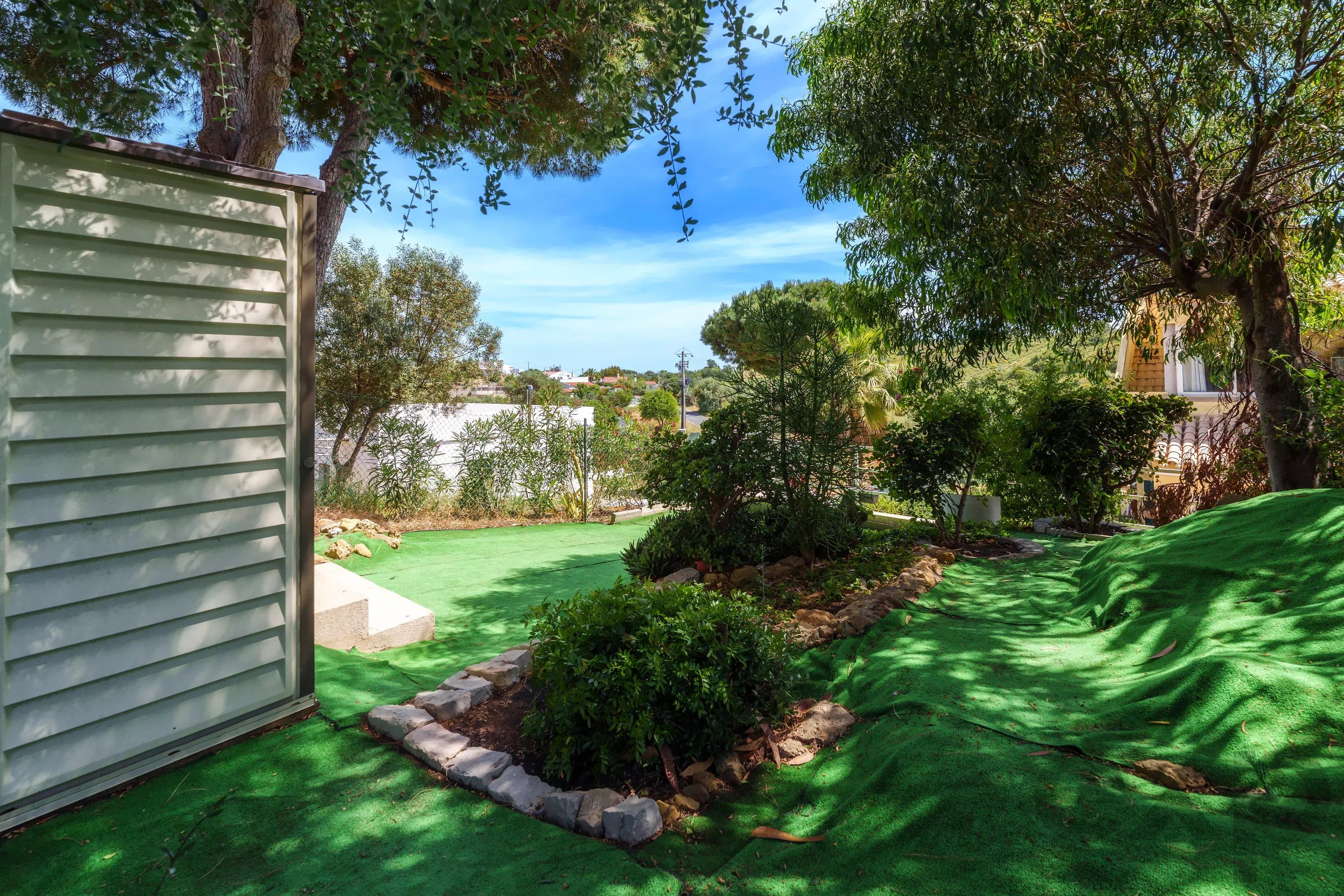 A fantastic, charming 4-bedroom villa with a garden and swimming pool on the outskirts of Olhão 87006245 image 48
