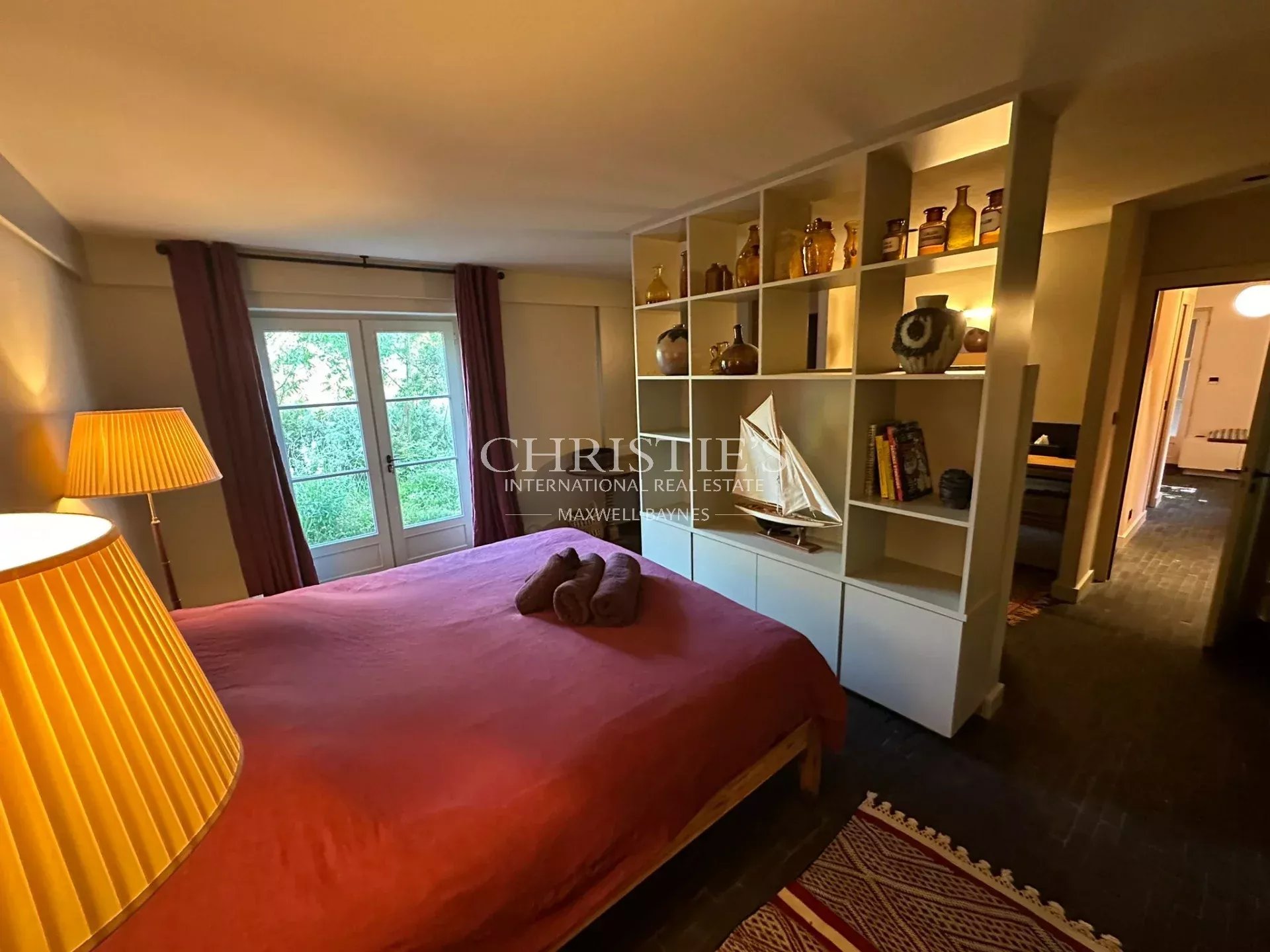6 Bedroom Villa/Townhouse's Image 17