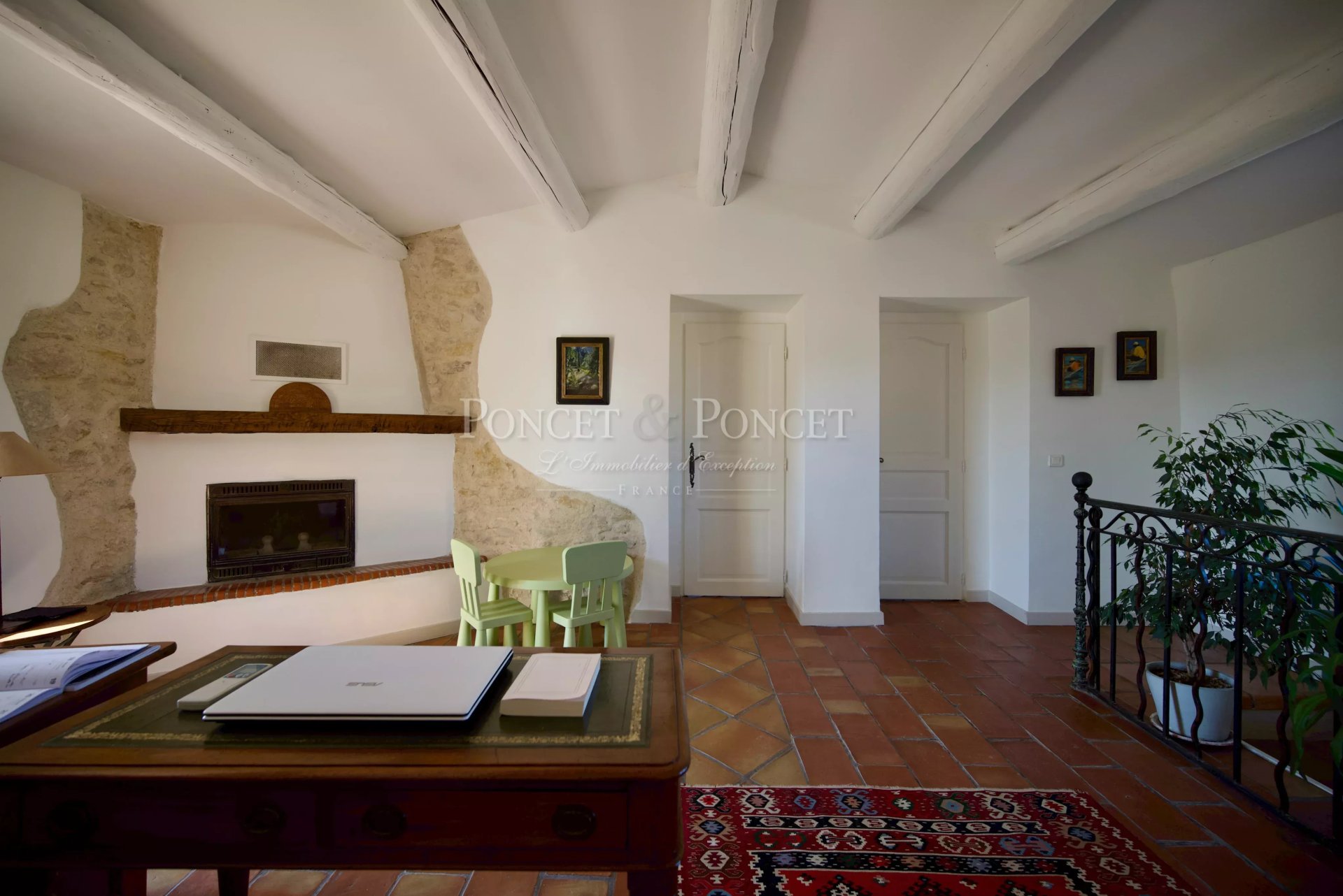 10 Bedroom Villa/Townhouse's Image 20