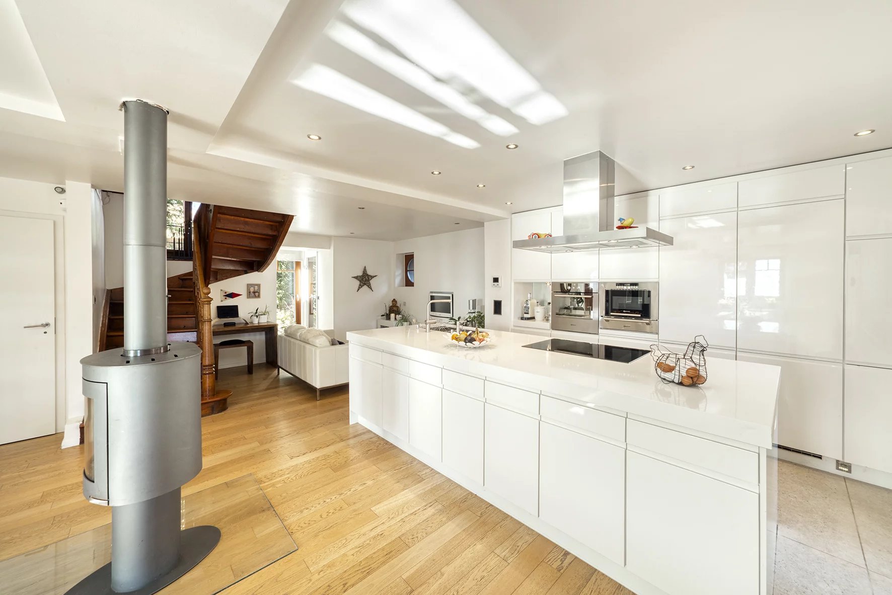 Chardonne : Splendide Chalet rénovée avec annexe habitable, vue spectaculaire!