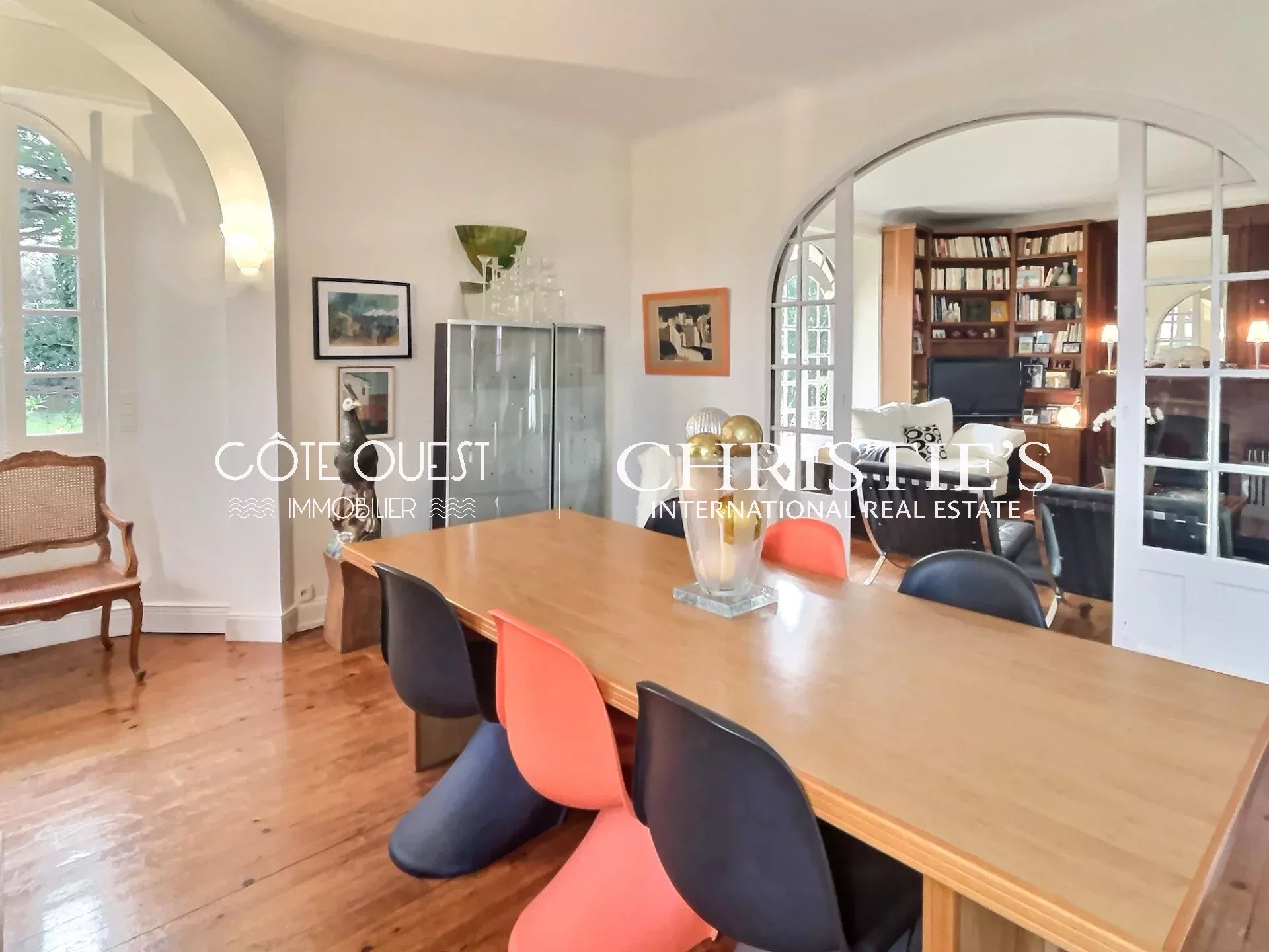 4 Bedroom Villa/Townhouse's Image 9