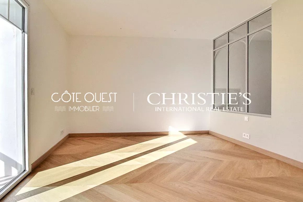 5 Bedroom Villa/Townhouse's Image 14