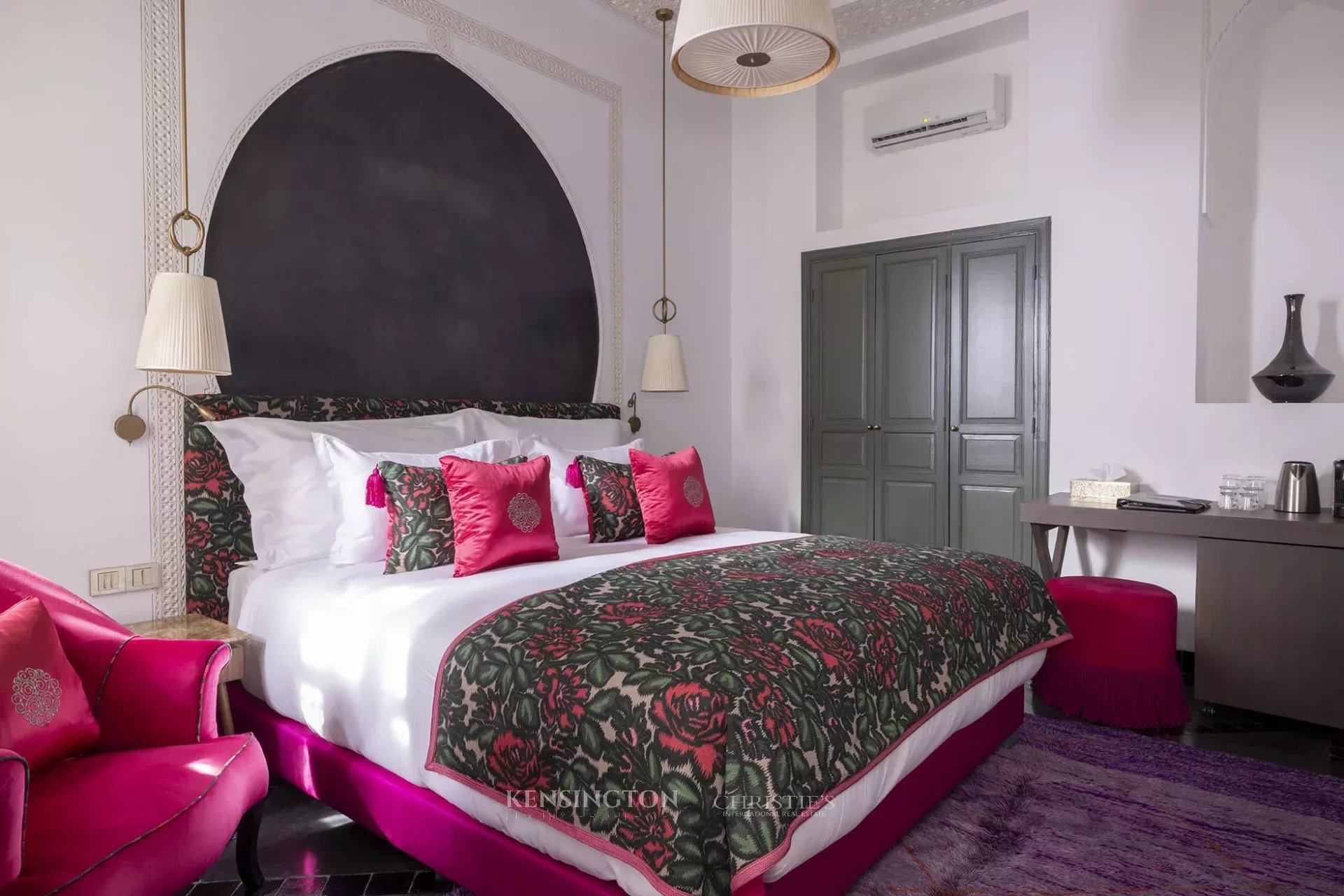 7 Bedroom Villa/Townhouse's Image 13