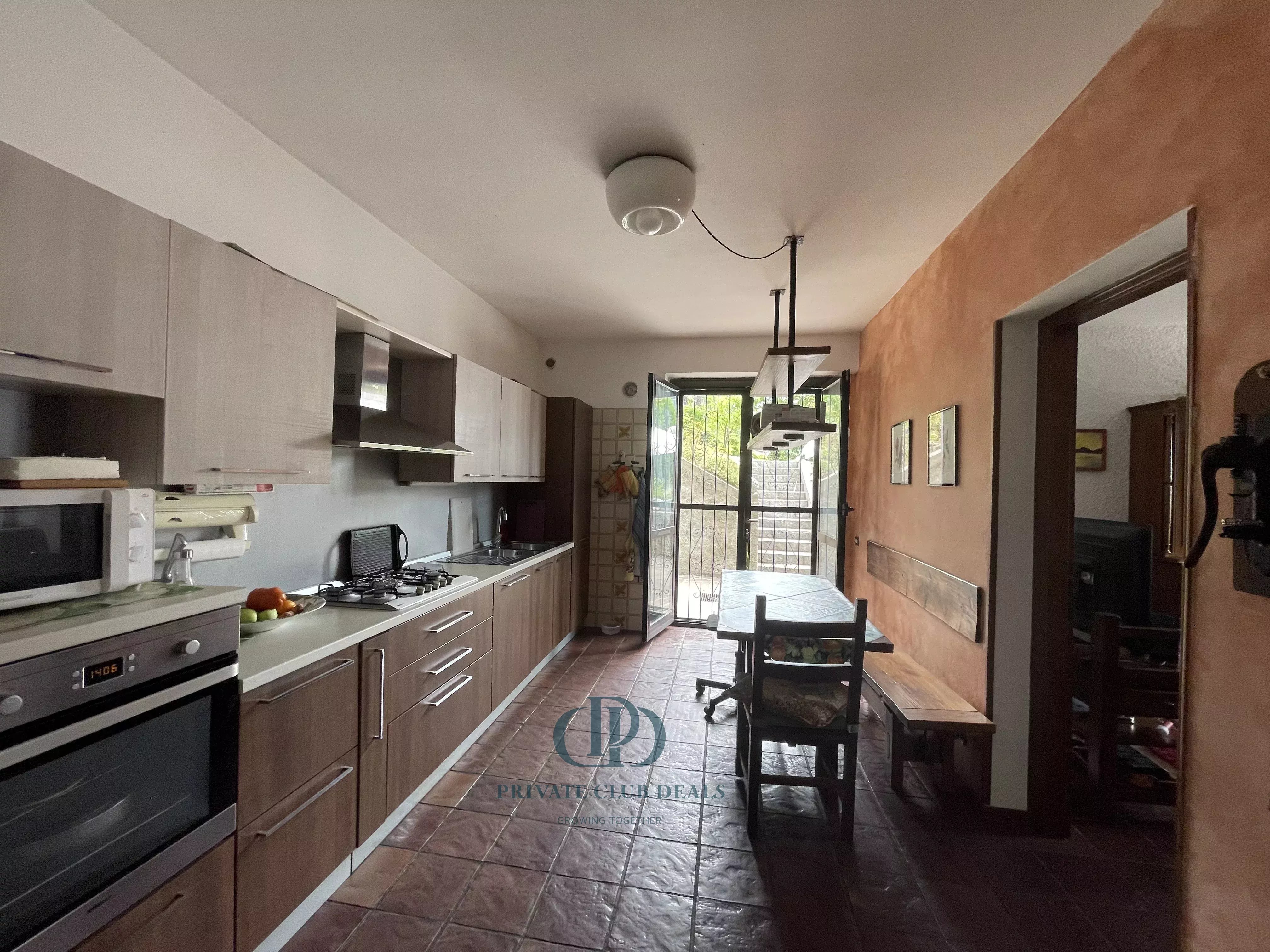 Villa Como - picture 8