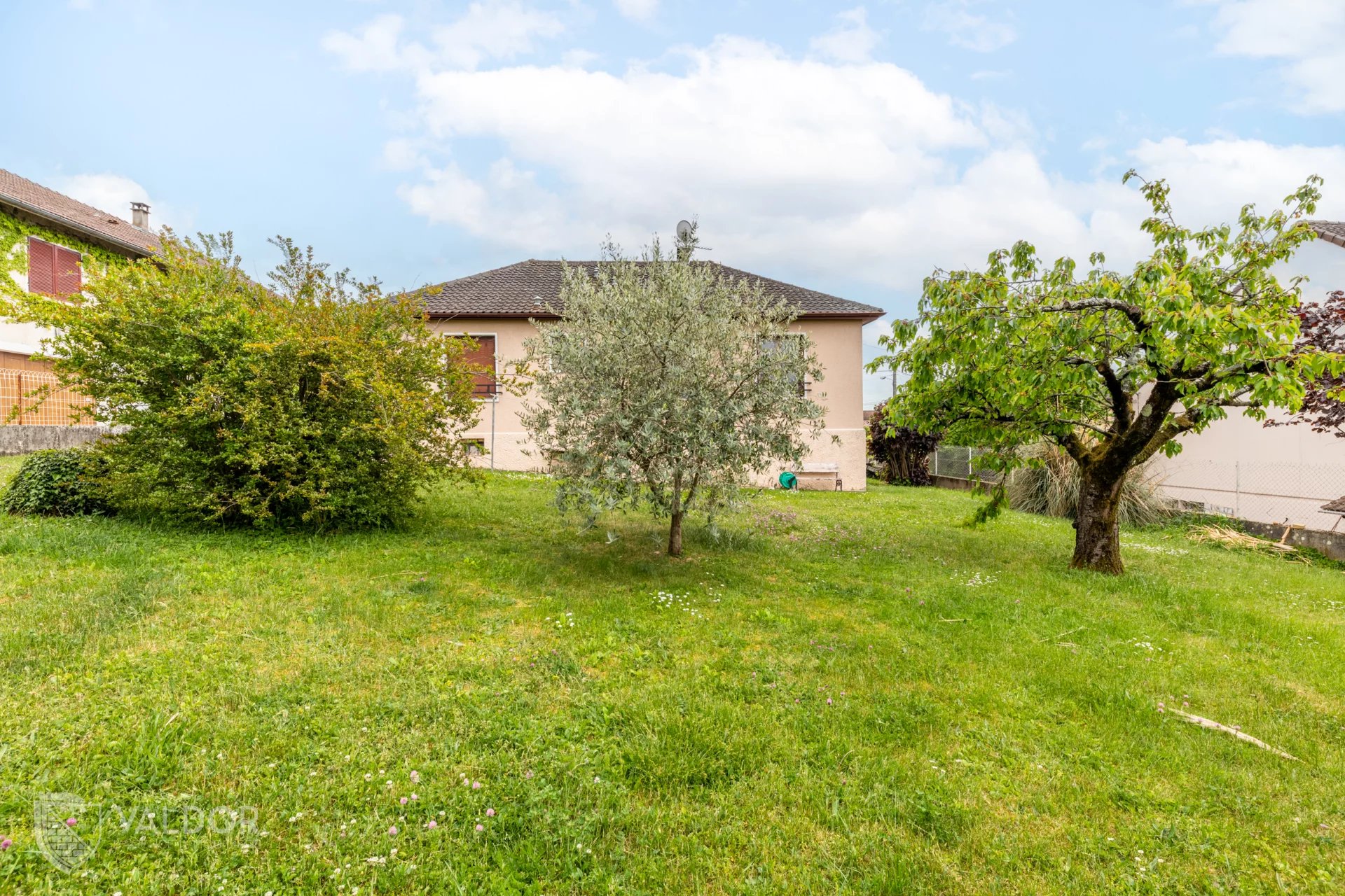 Maison individuelle terrain de 746 m² Secteur Les Marendiers
