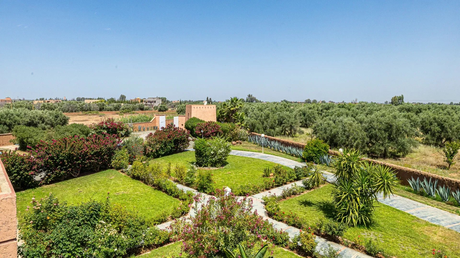 7 Bedroom Villa/Townhouse's Image 47