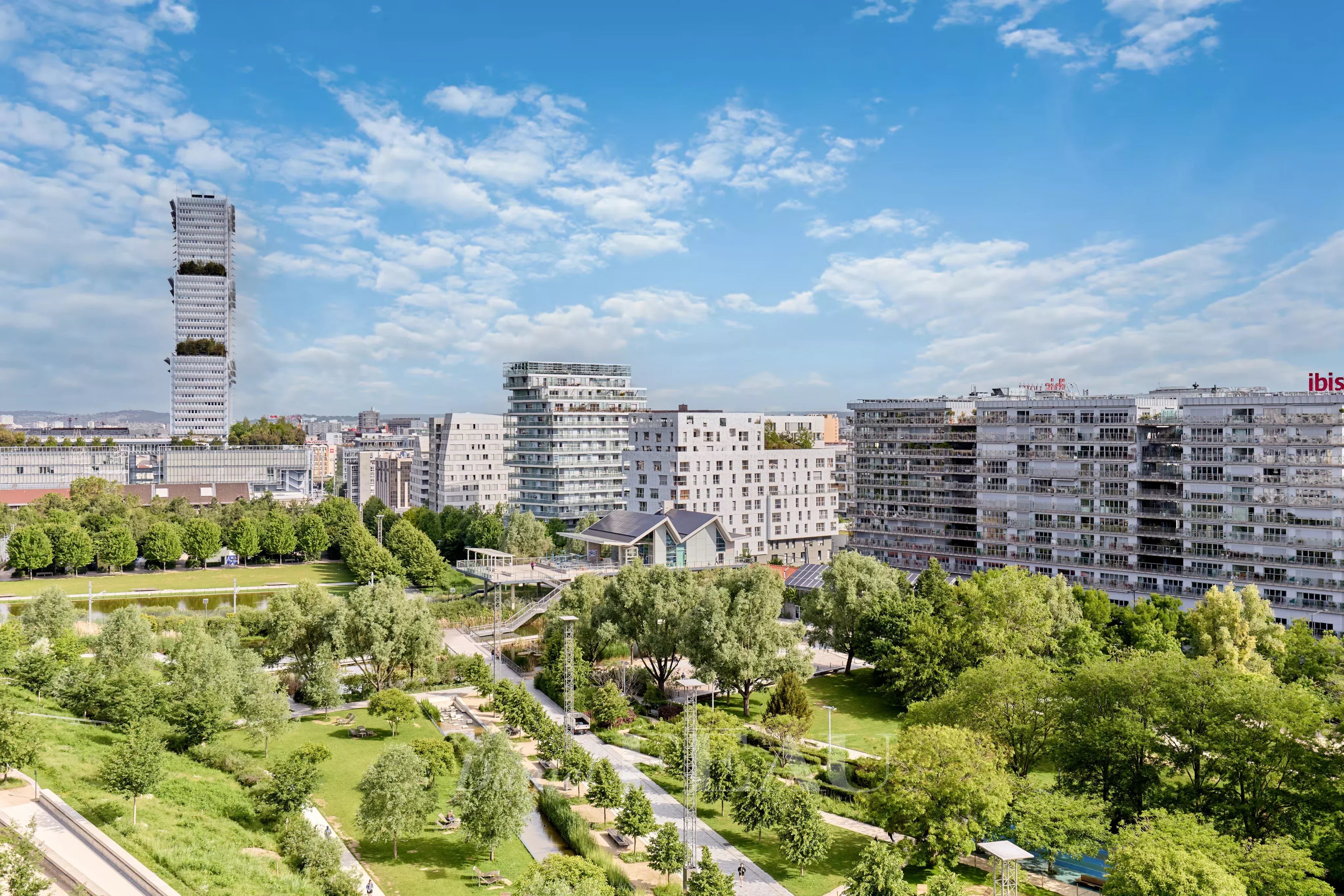 Sale Apartment Paris 17th