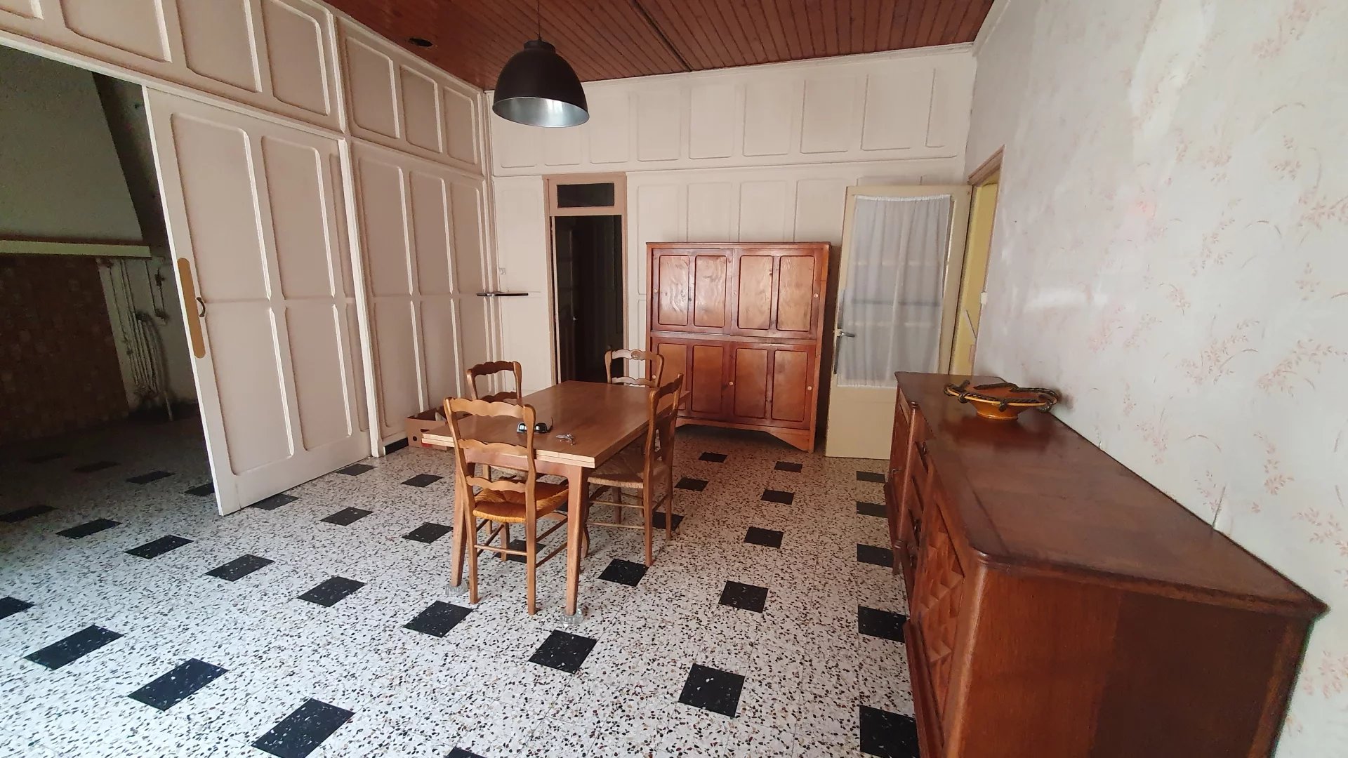 10min de Narbonne : Grande maison à rénover ! - Photo 2