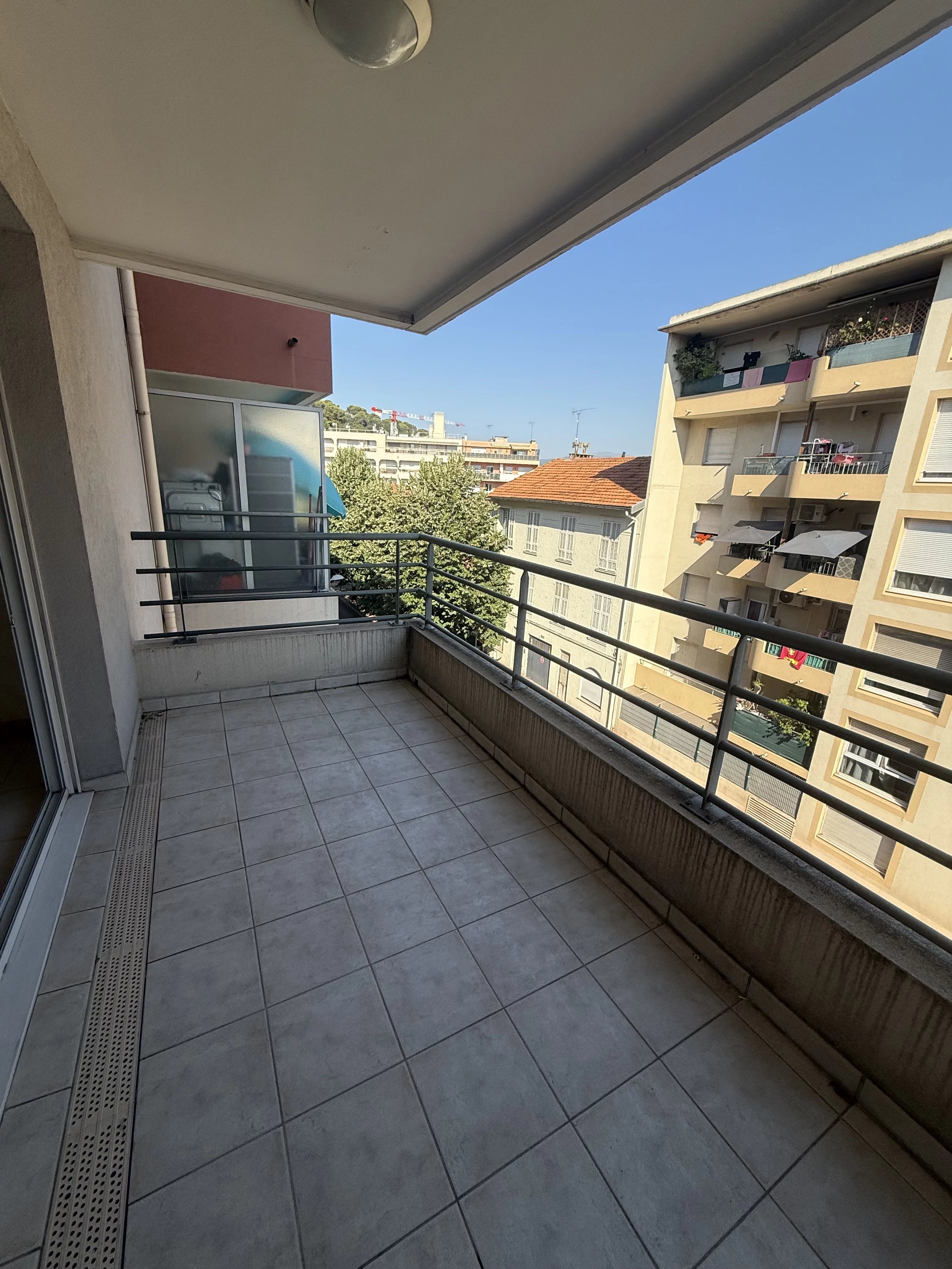 STUDIO AVEC TERRASSE ET PARKING CAGNES SUR MER