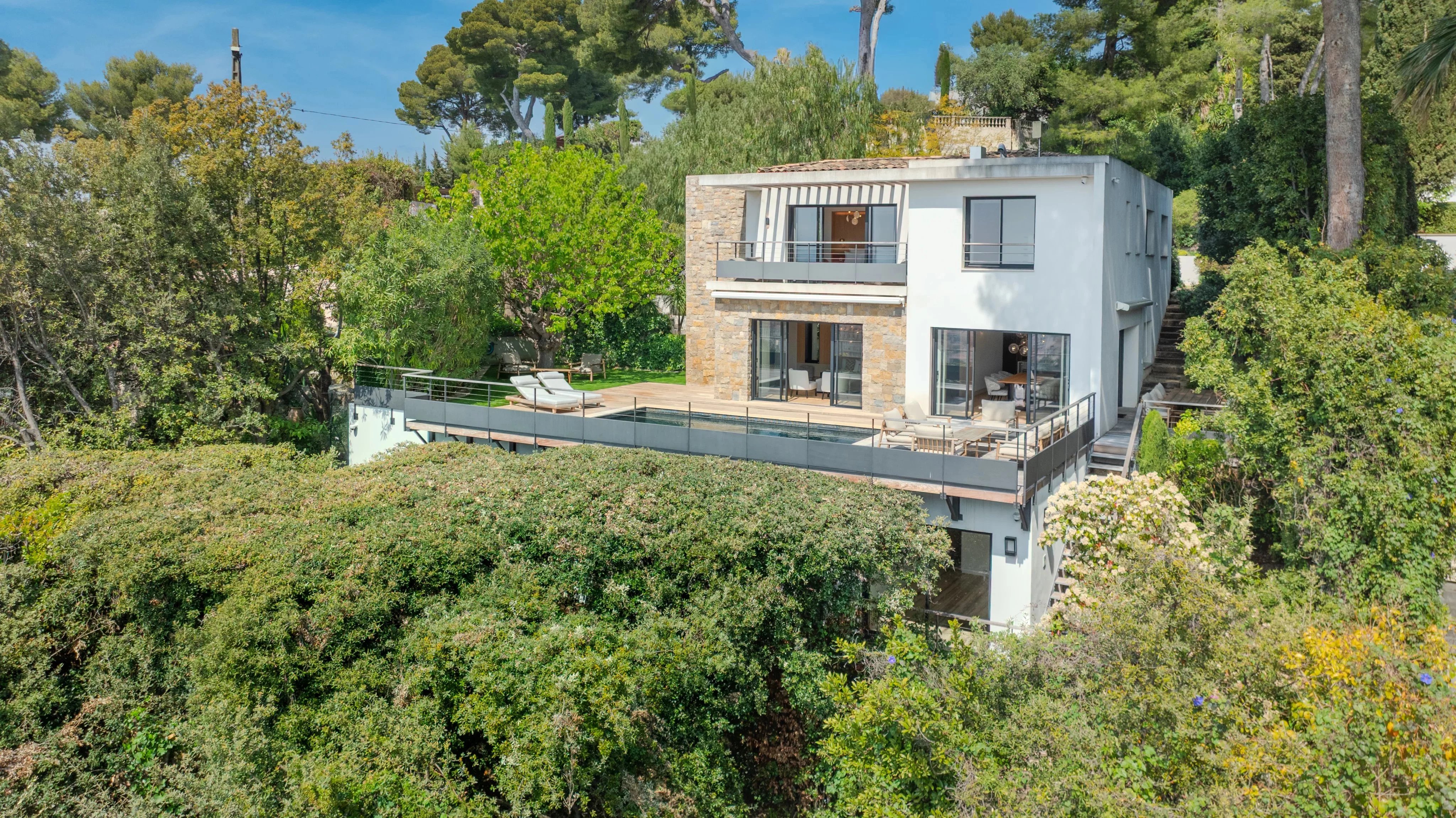 Cannes : Co-exclusivité Vue mer panoramique - Villa contemporaine rénovée