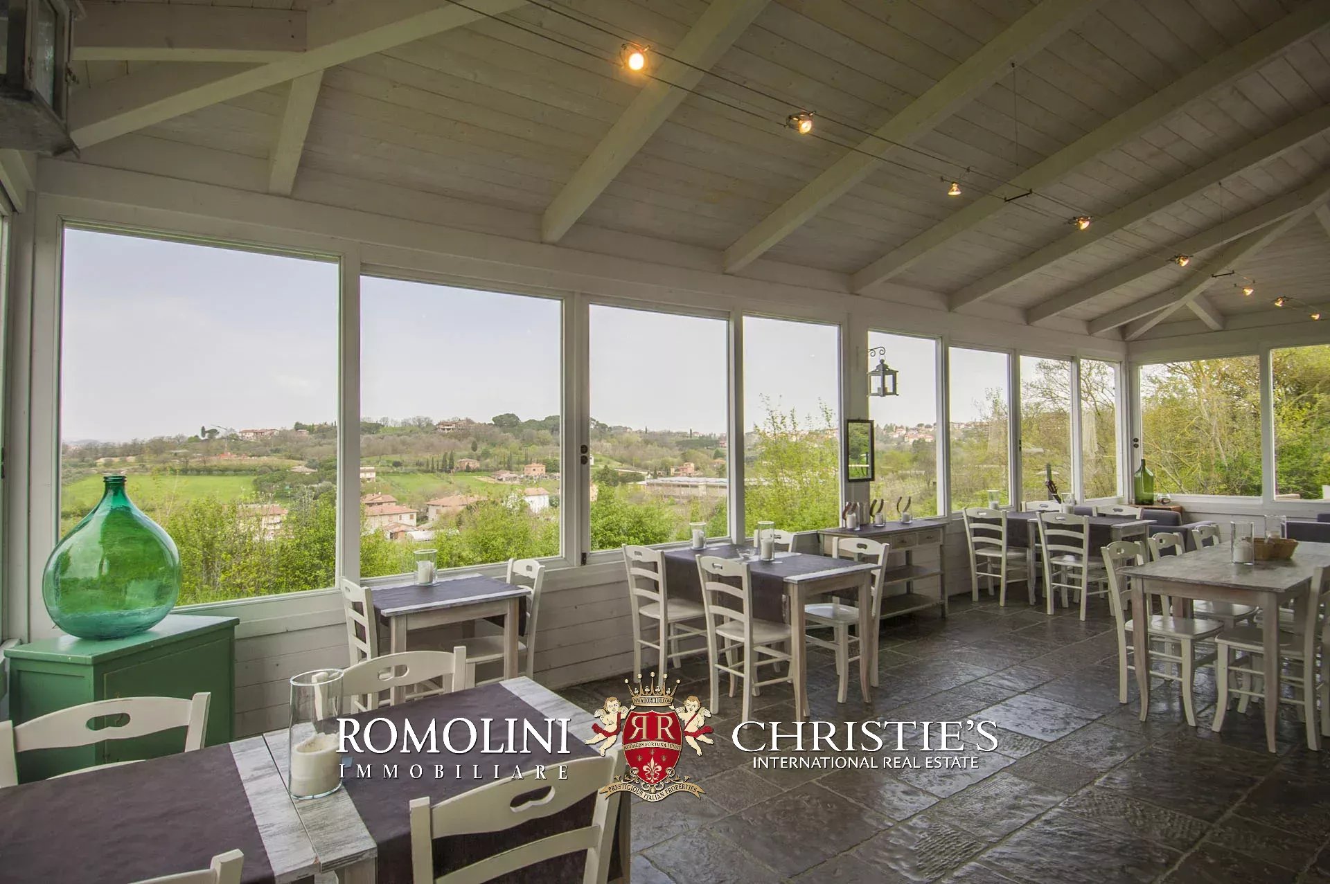 9 Bedroom Villa/Townhouse's Image 21