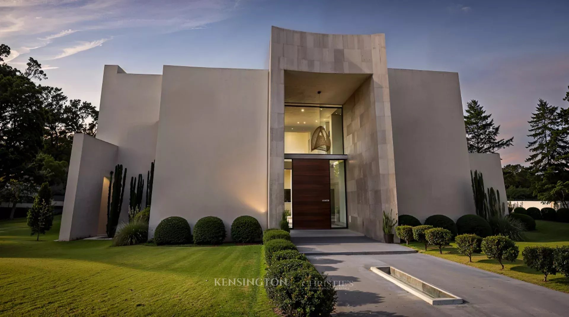 5 Bedroom Villa/Townhouse's Image 4