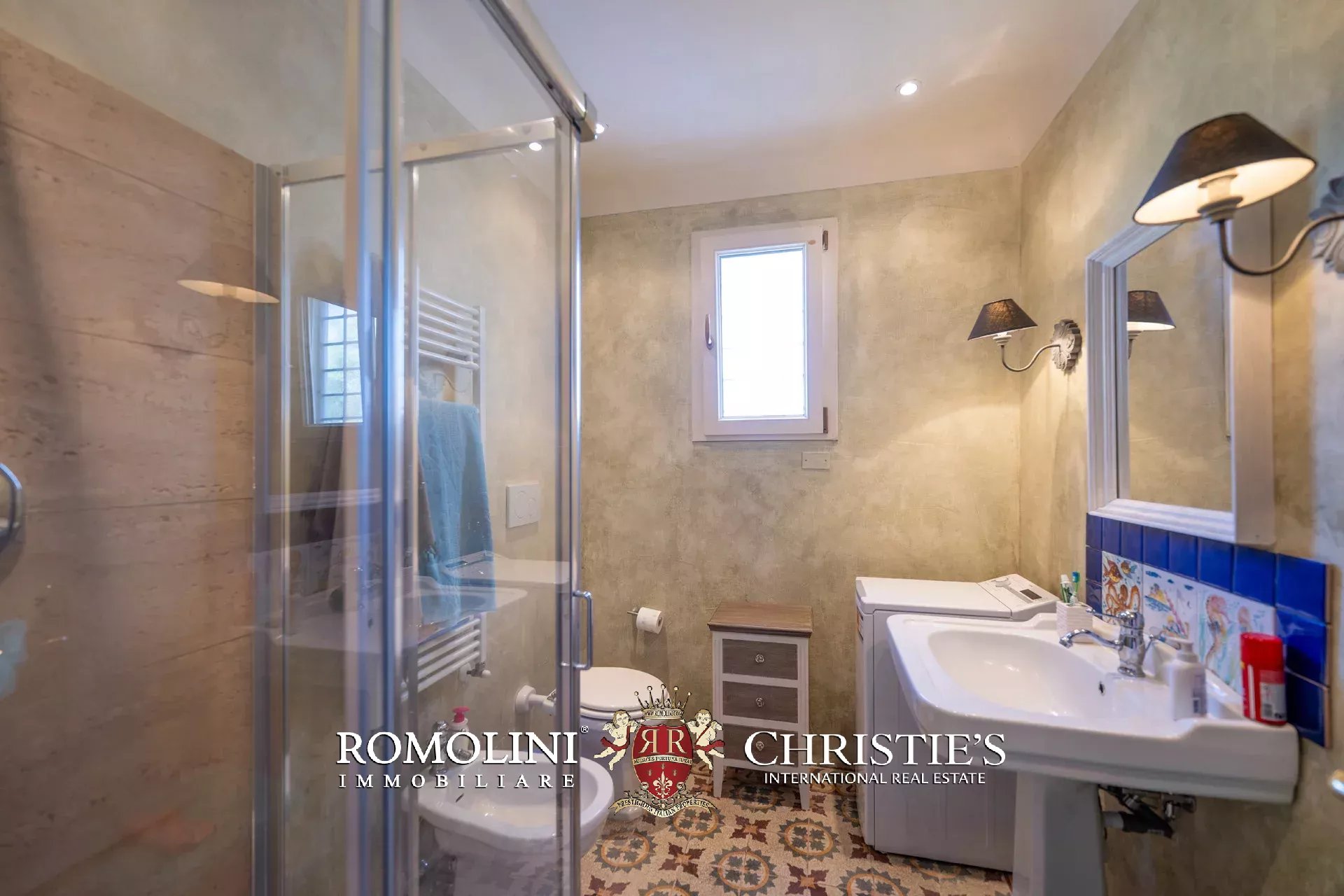 6 Bedroom Villa/Townhouse's Image 41
