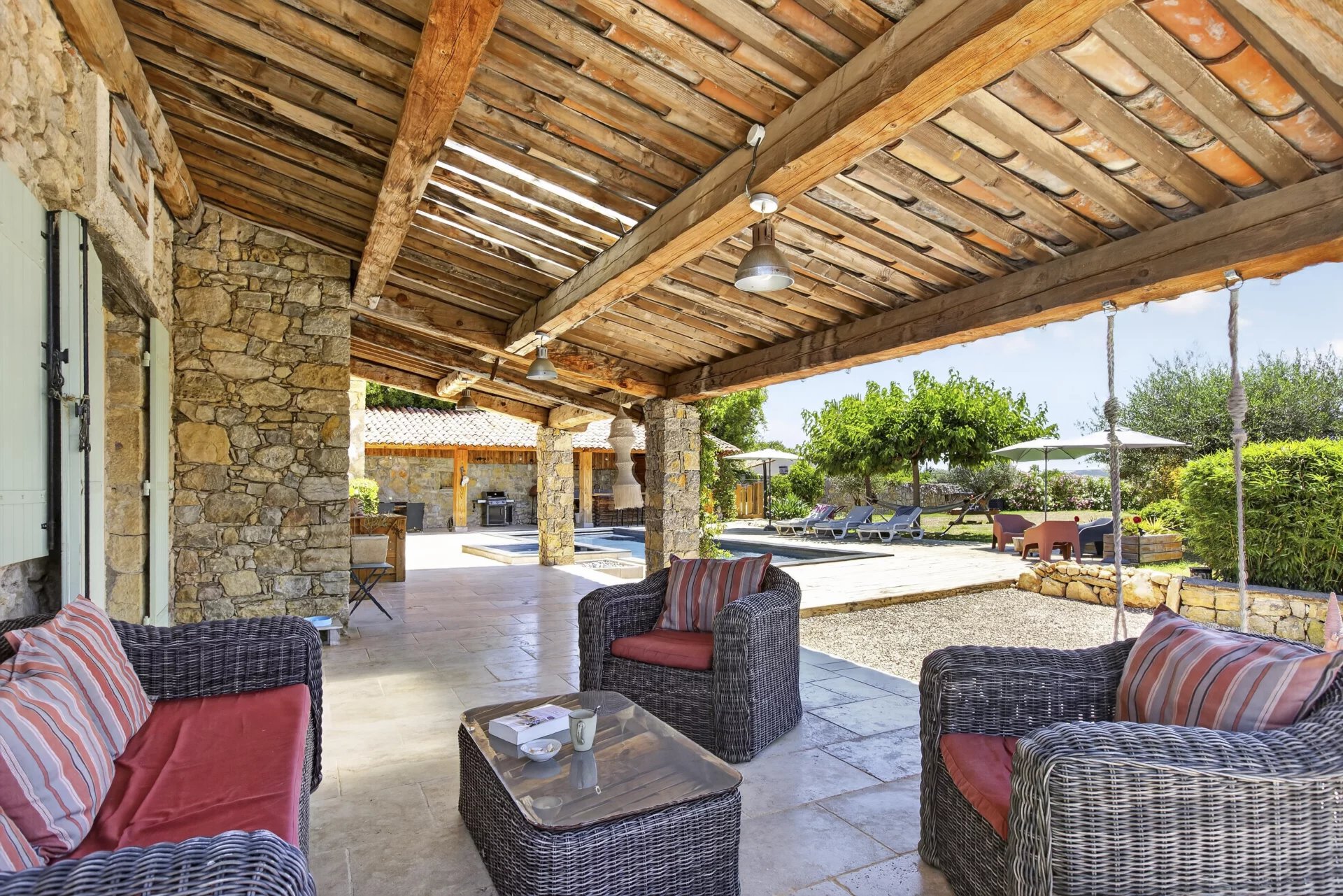 Renovated stone house with independent apartment walking distance to the village – Montauroux