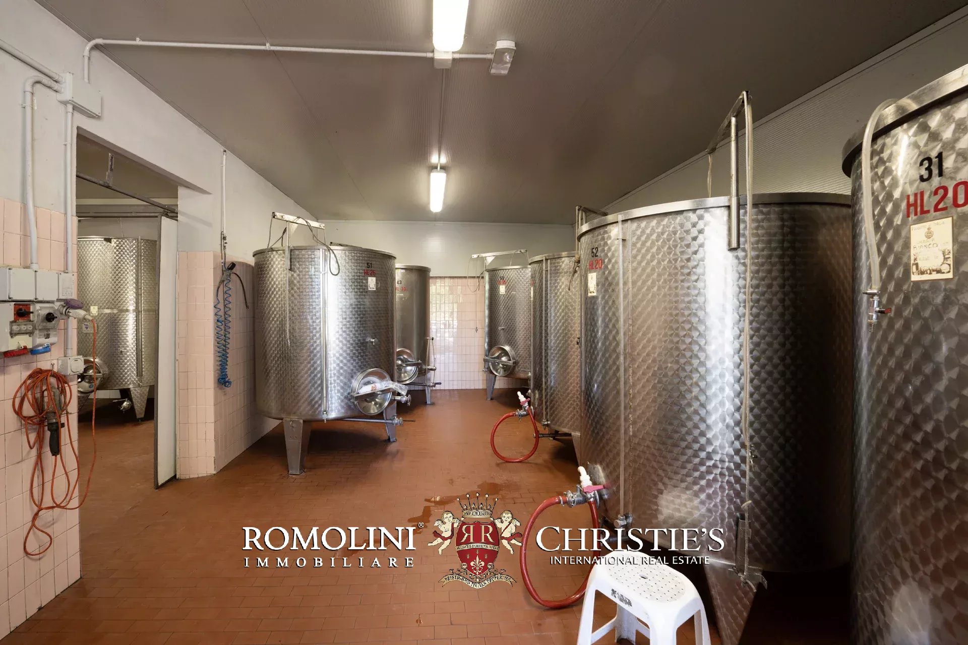 3 Bedroom Vineyard's Image 23