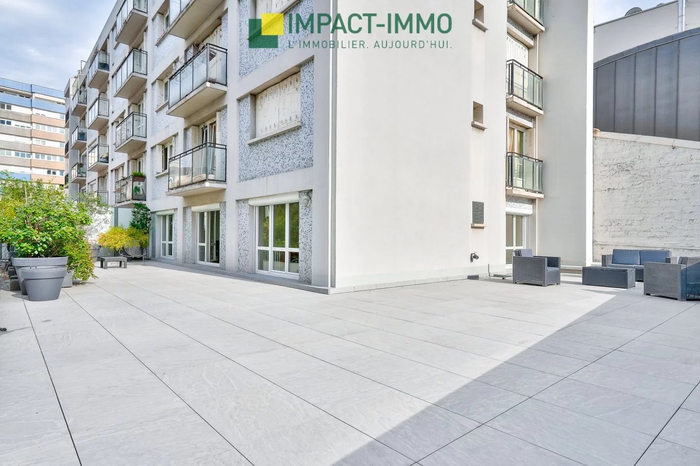 EXCEPTIONNEL 3 PIECES AVEC TERRASSE DE 121m² CAVE PARKING