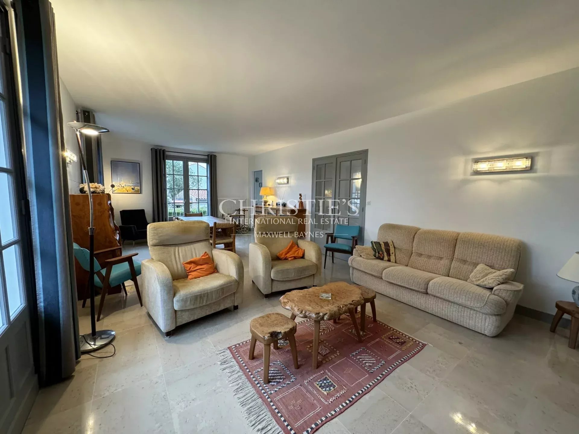 5 Bedroom Villa/Townhouse's Image 5