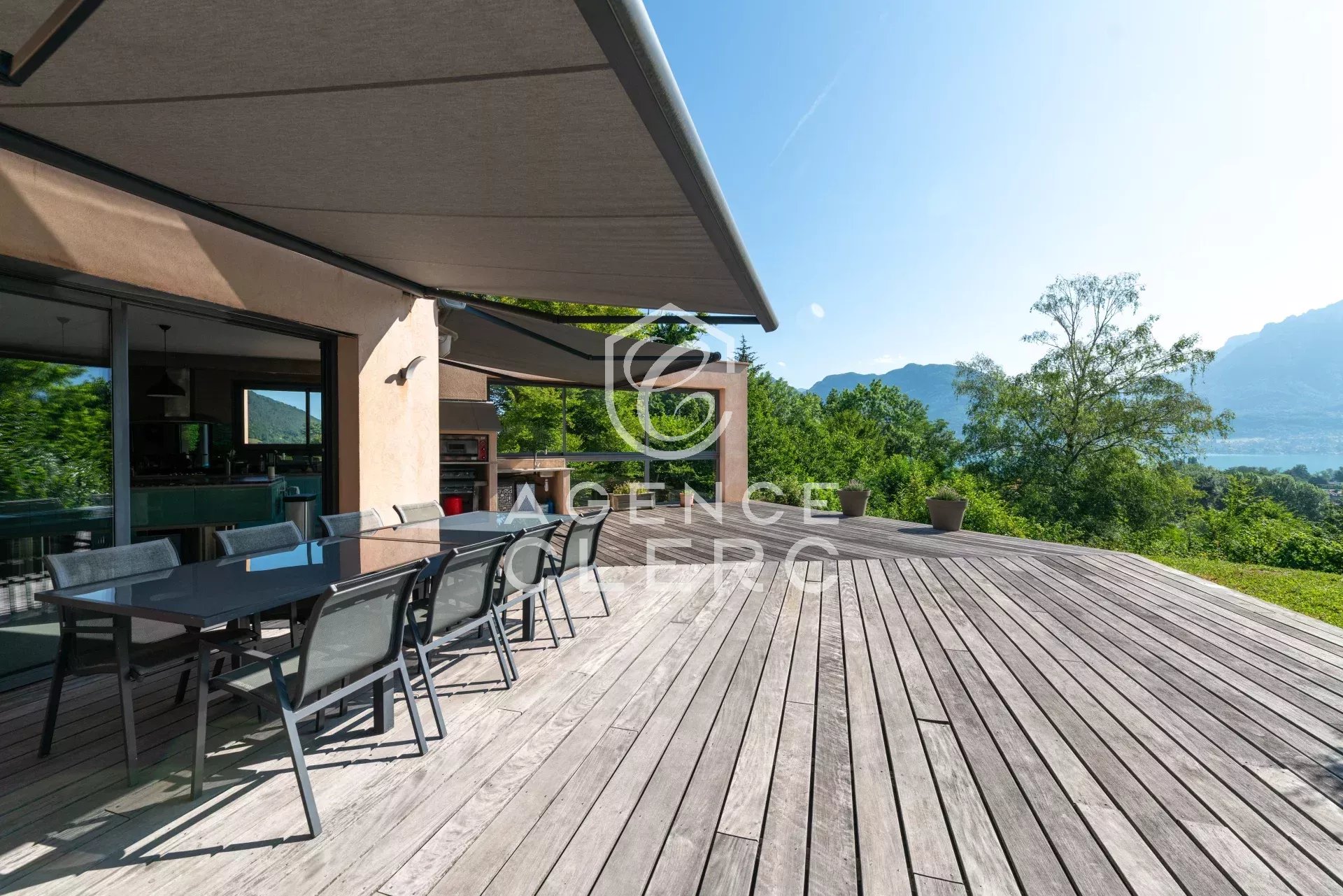 6 Bedroom Villa/Townhouse's Image 6