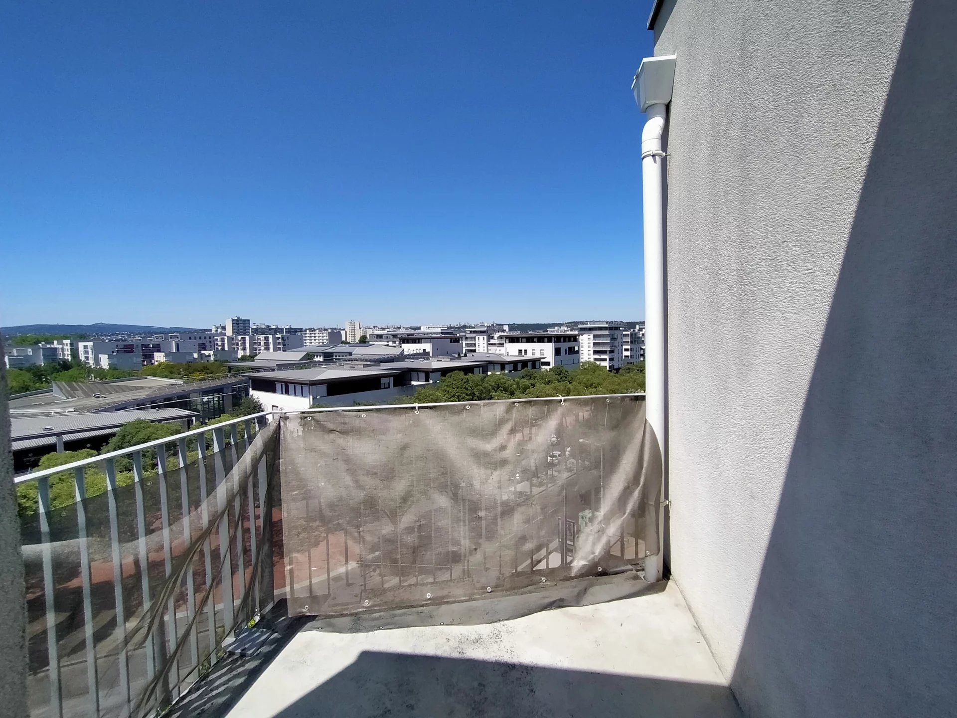 7317088 Location Vaulx-en-Velin