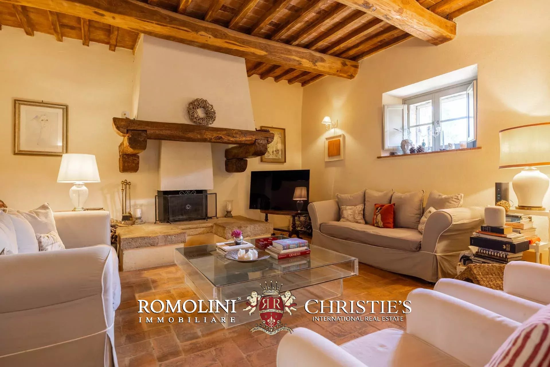 6 Bedroom Villa/Townhouse's Image 40