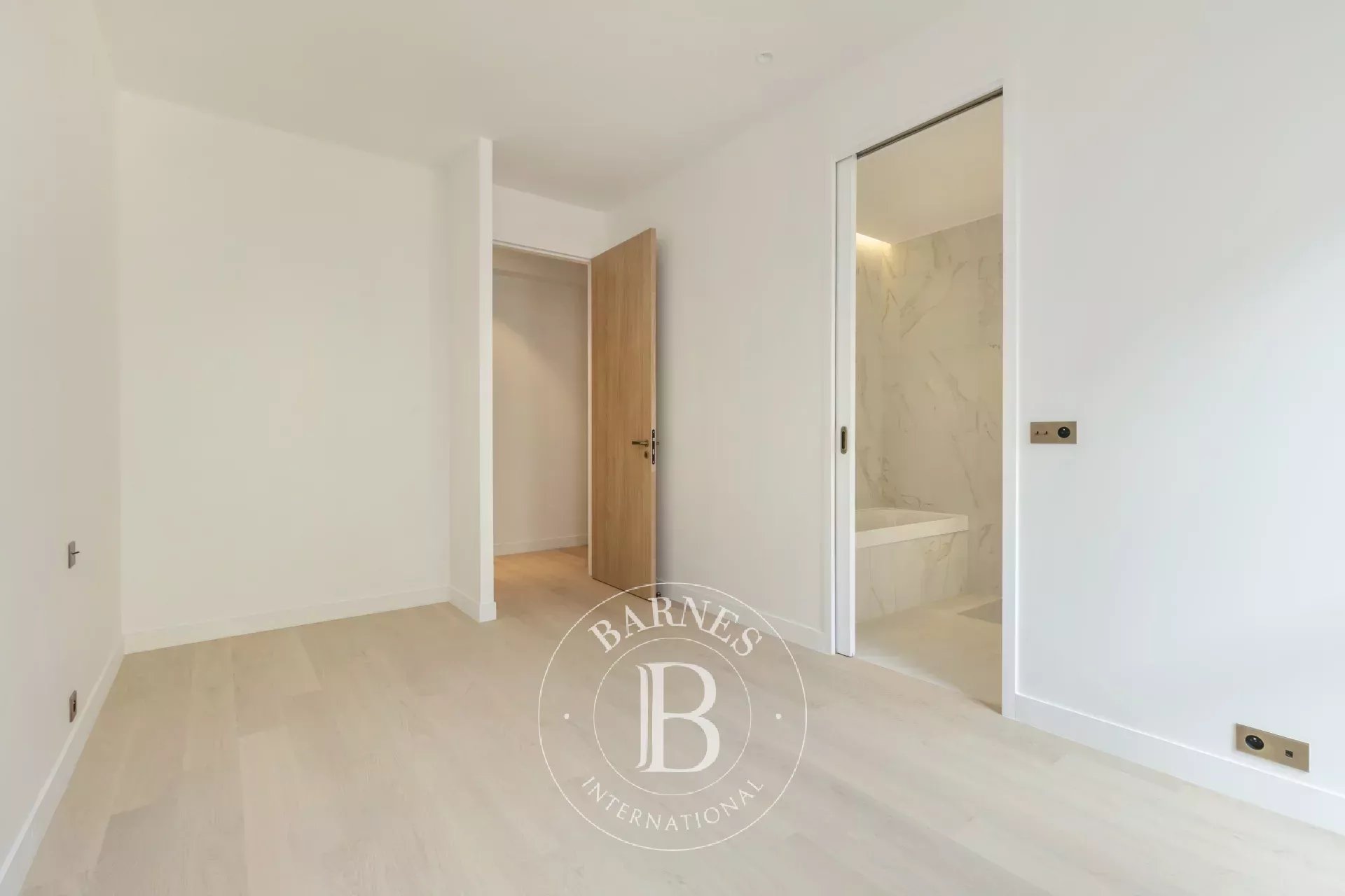 Daire Paris 8ème - picture 12