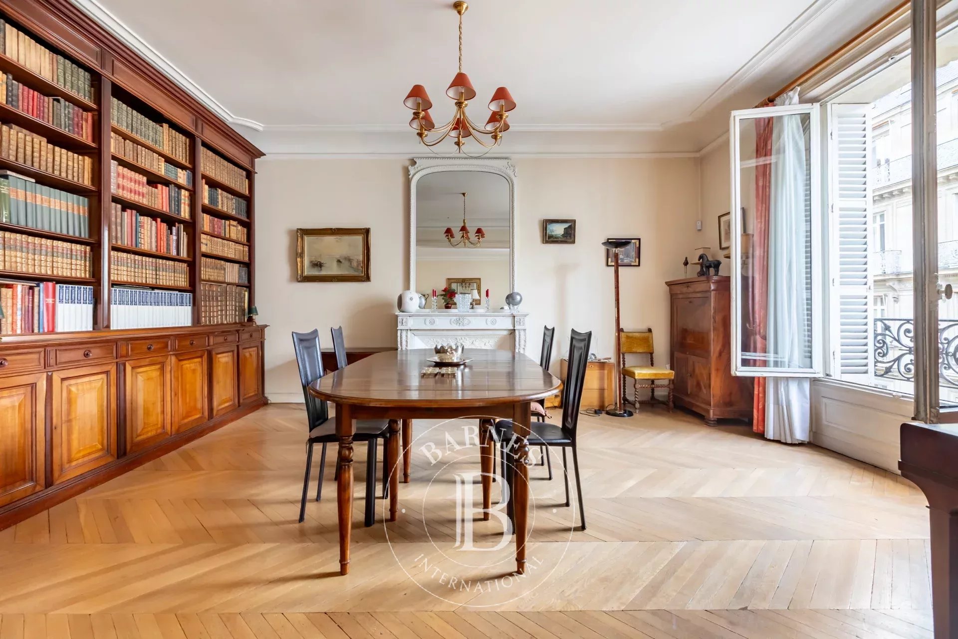 Daire Paris 8ème - picture 6