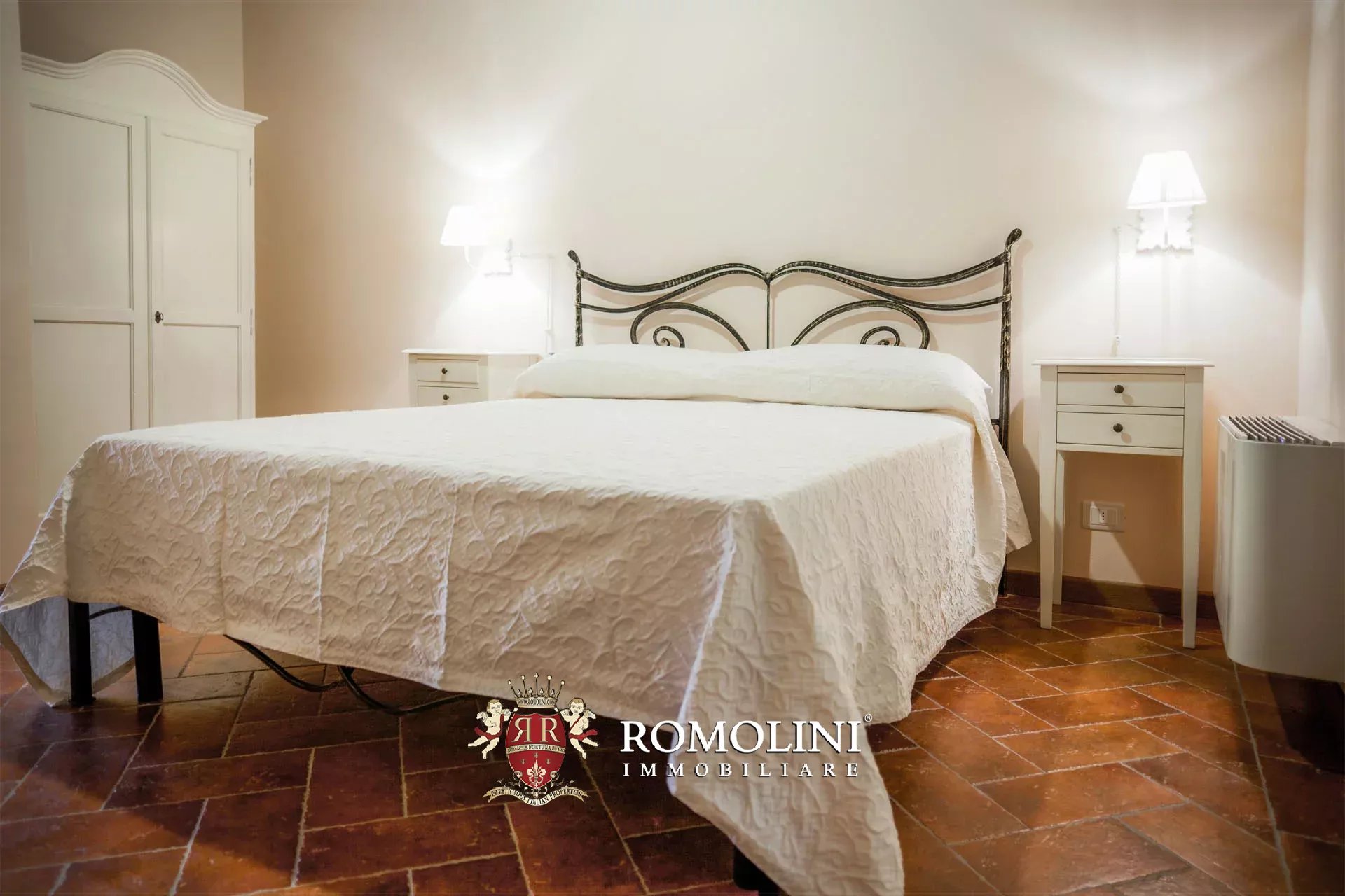 9 Bedroom Villa/Townhouse's Image 28
