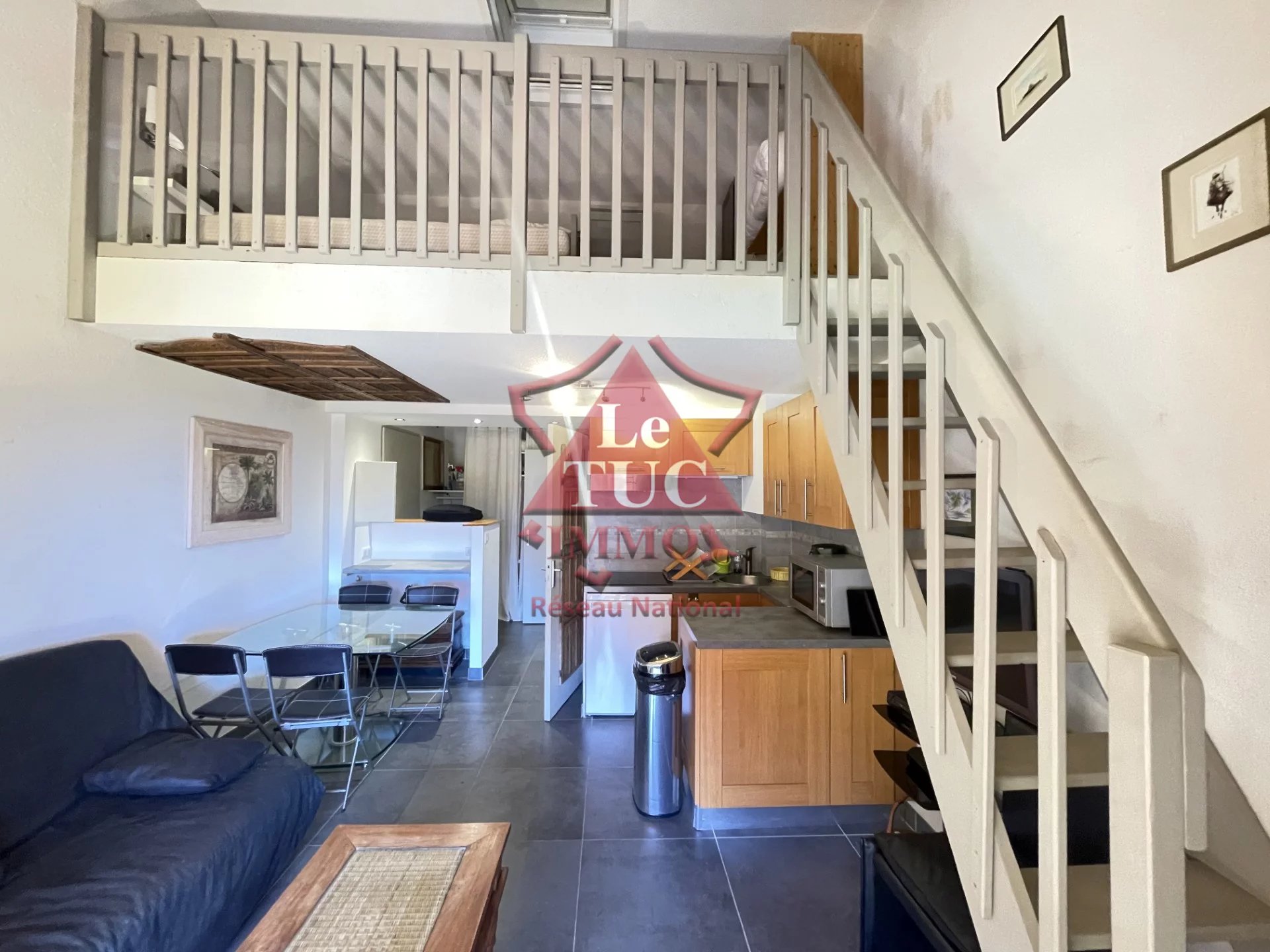 Appartement mezzanine. Vue mer