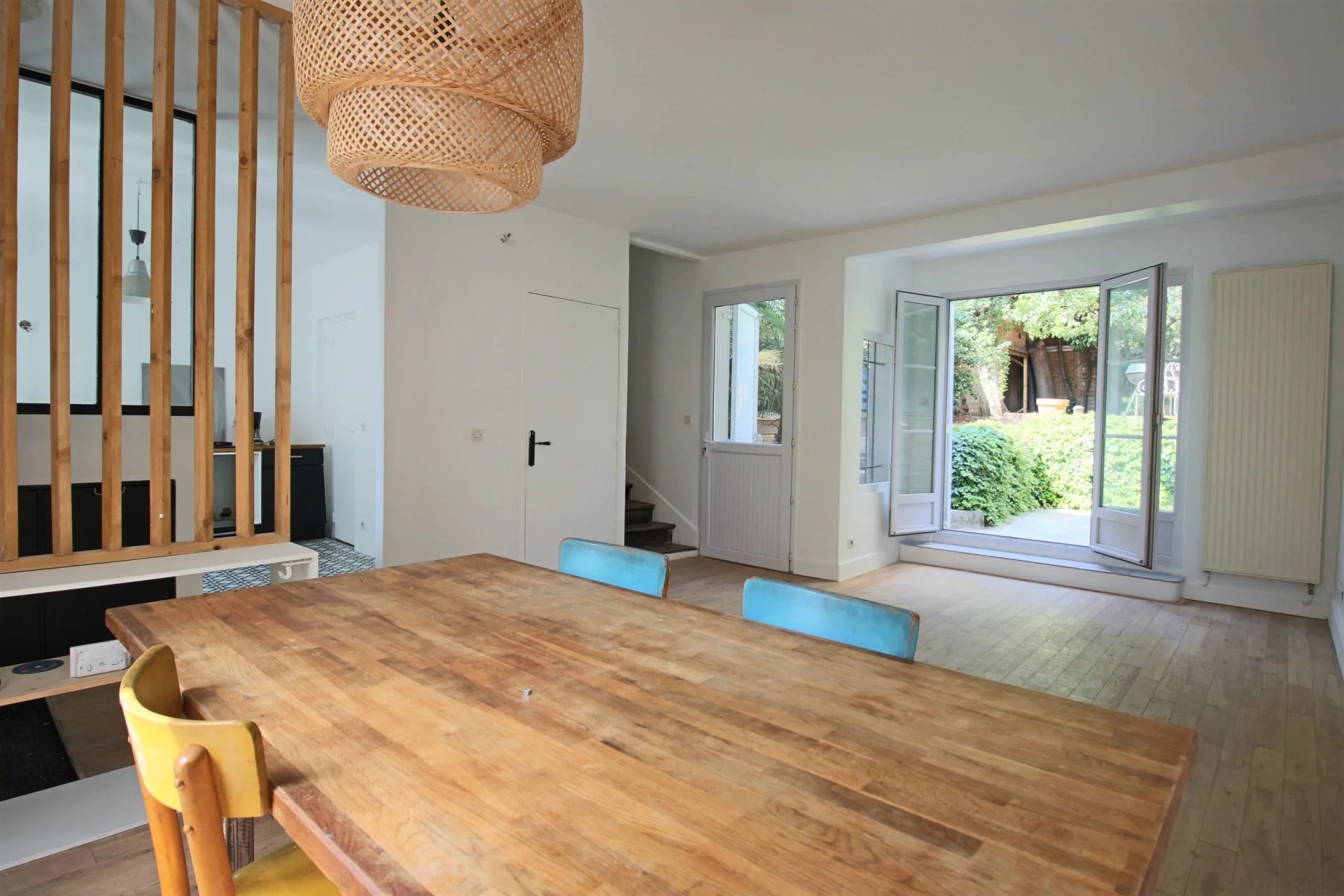 MAISON coup de cœur,  4 pièces,  110 m² à 2mn RER E, jardin, box sécurisé