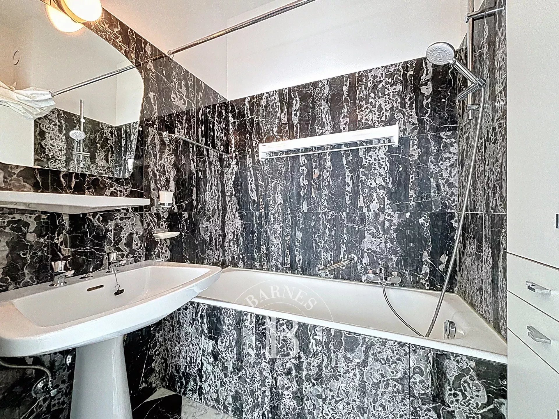 Ixelles- Penthouse 149m2 3 bedrooms- terrace-Parking