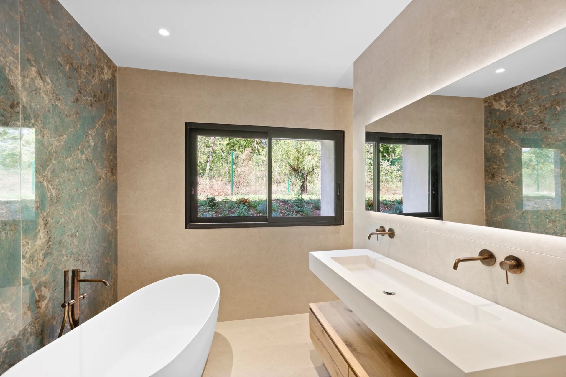 Stunning new built property in the domaine of Terre Blanche - Tourrettes Stunning new built property in the domaine of Terre Blanche - Tourrettes