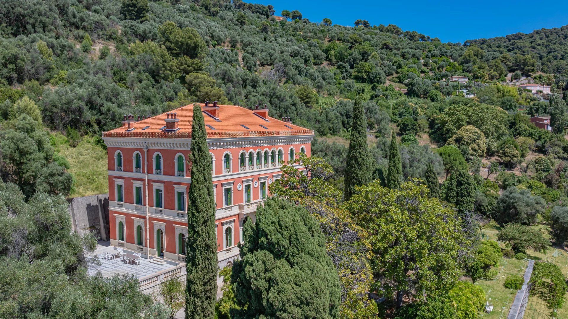 Demeure historique inscrite MH avec vue panoramique sur la Méditerranée