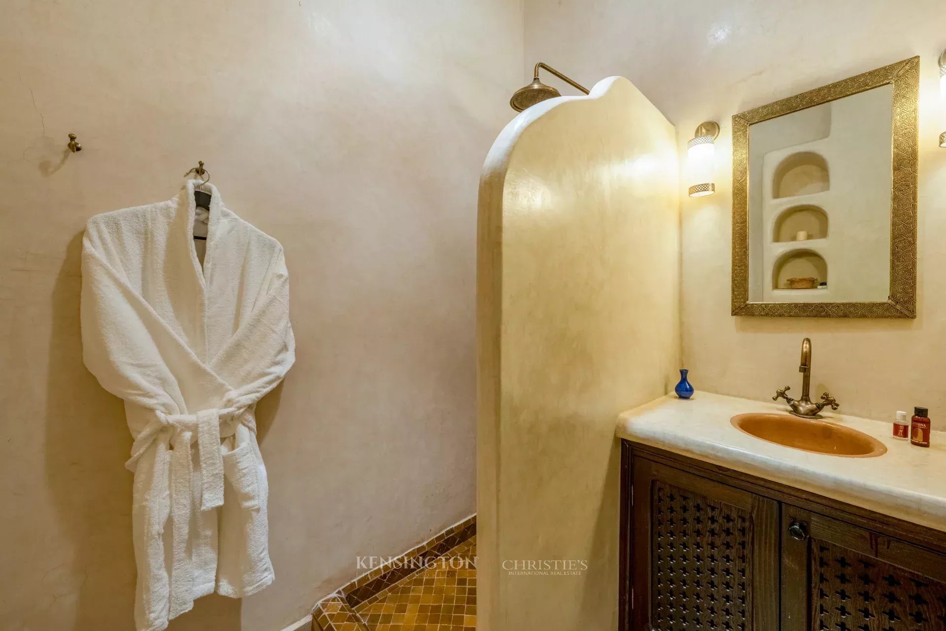 9 Bedroom Villa/Townhouse's Image 34