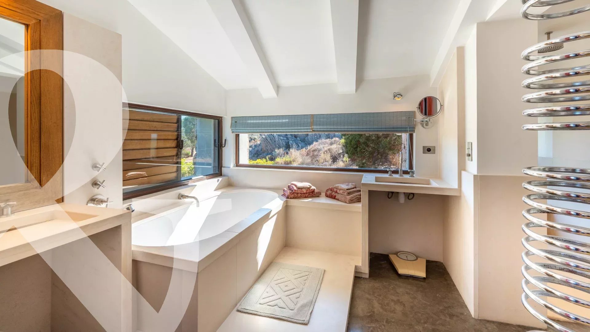 MAGNIFIQUE VUE SUR LA BAIE DE RONDINARA