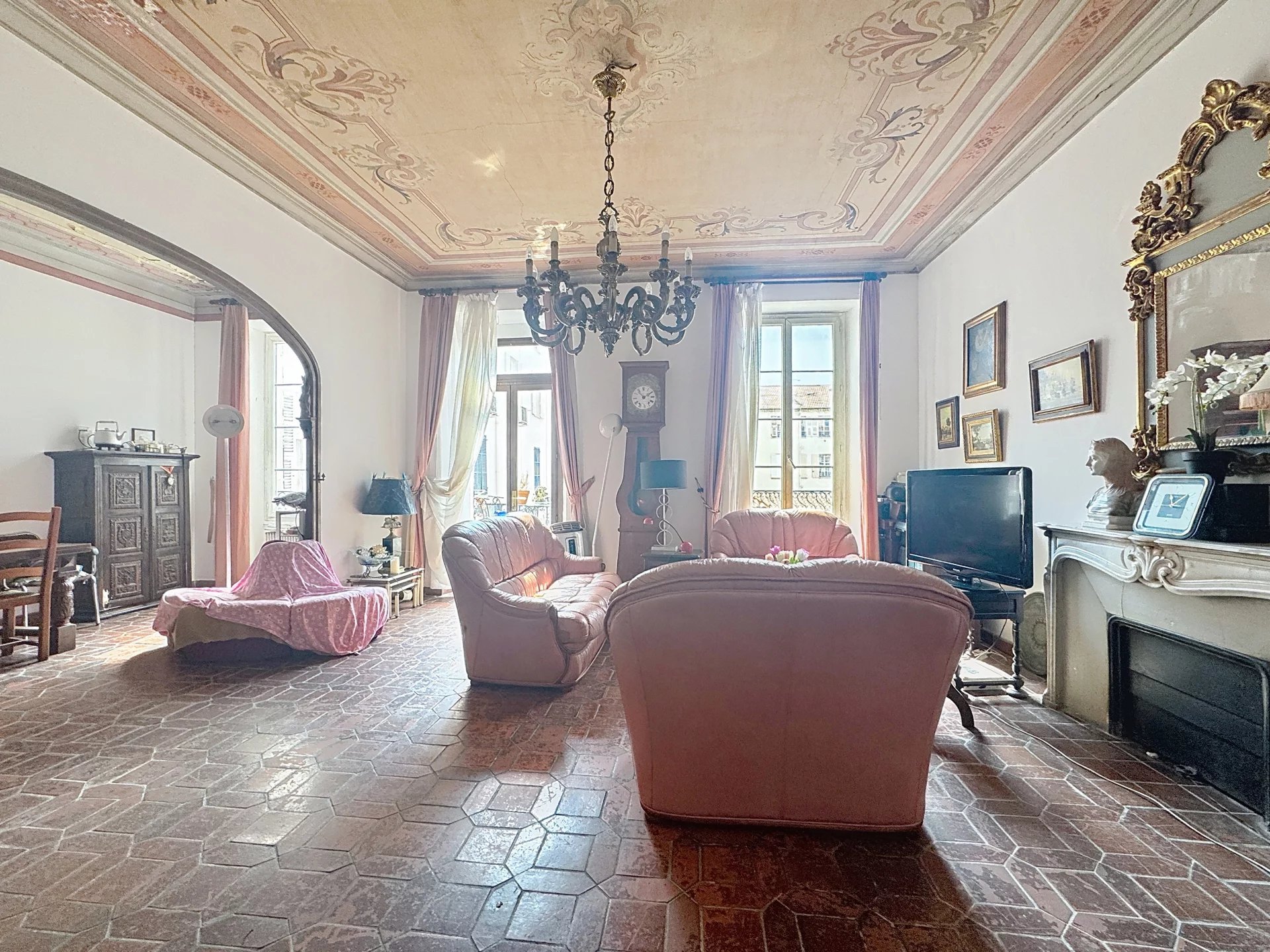 Appartement Bourgeois de 6 pièces - Nice Carré d'Or