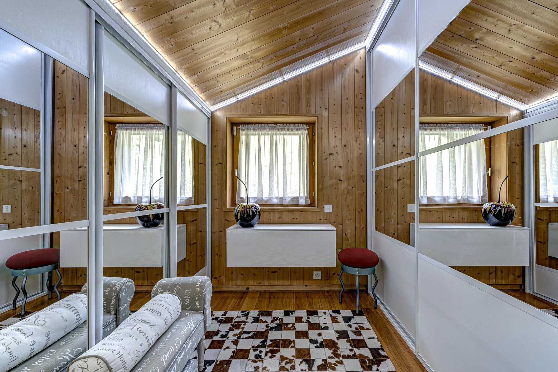 Photo of MORZINE - Elegant 5 bedroom chalet in Morzine