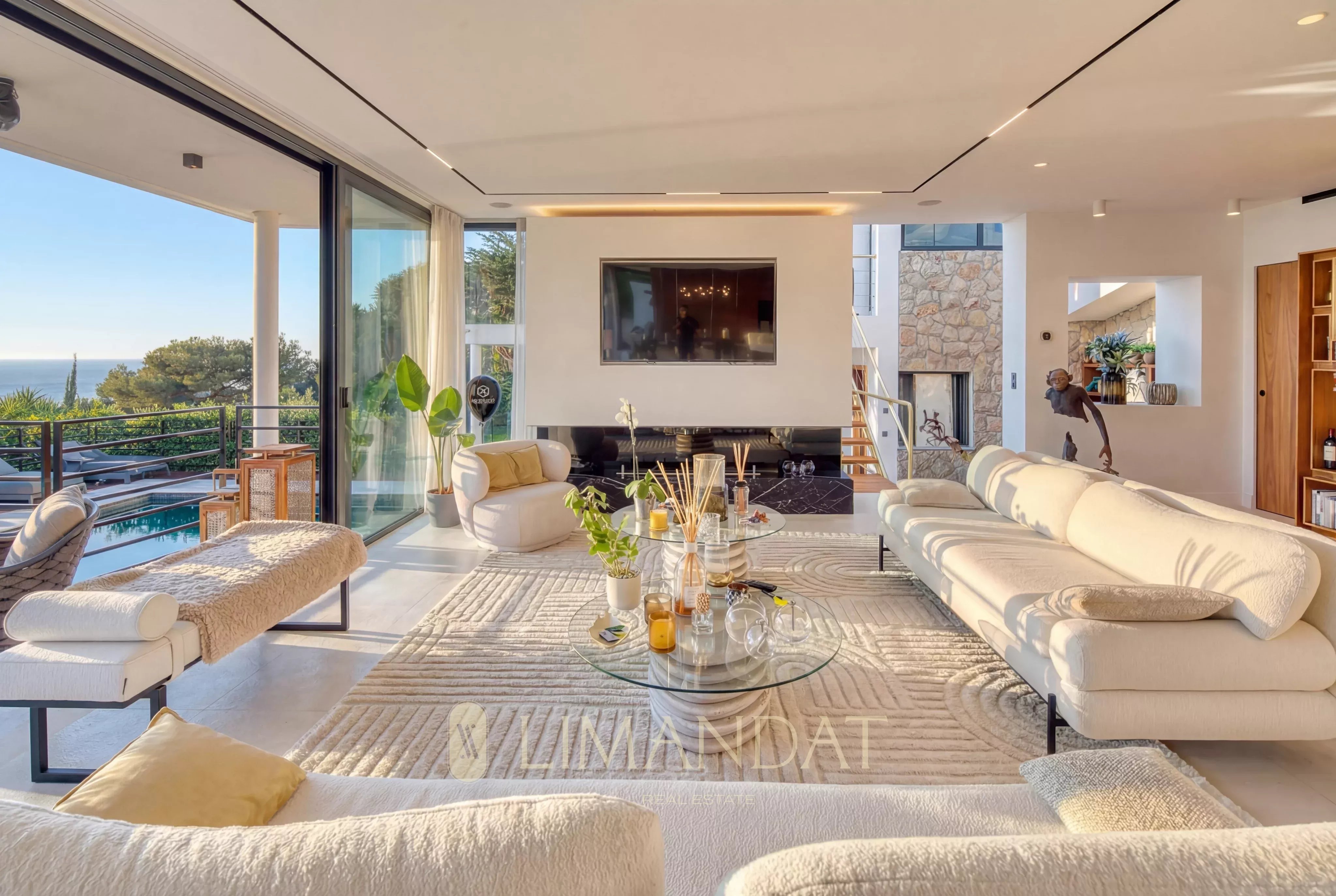 EZE - VILLA CONTEMPORAINE, À QUELQUES MINUTES DE MONACO