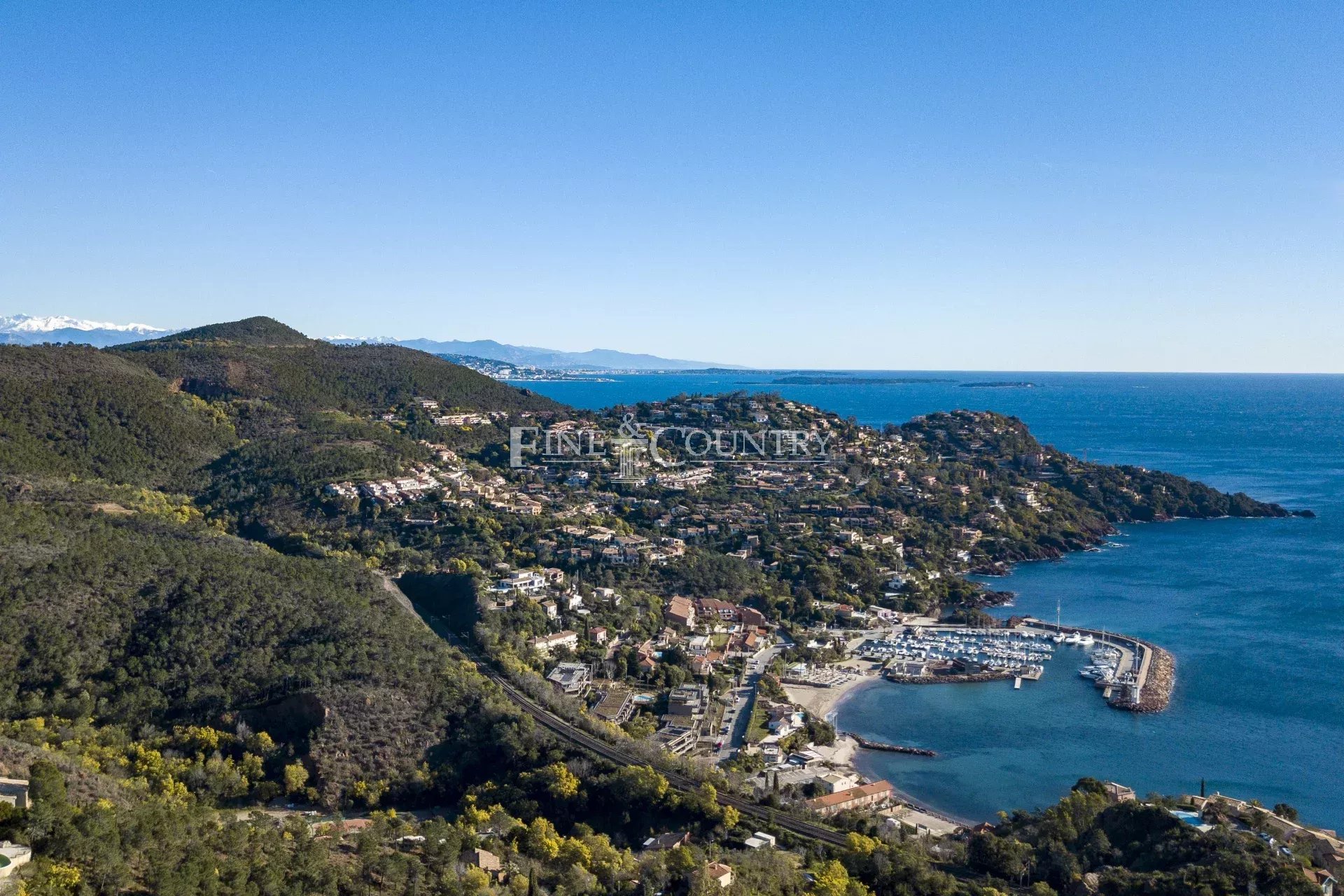 Photo of Villa for sale in Théoule-sur-Mer with panoramic sea view