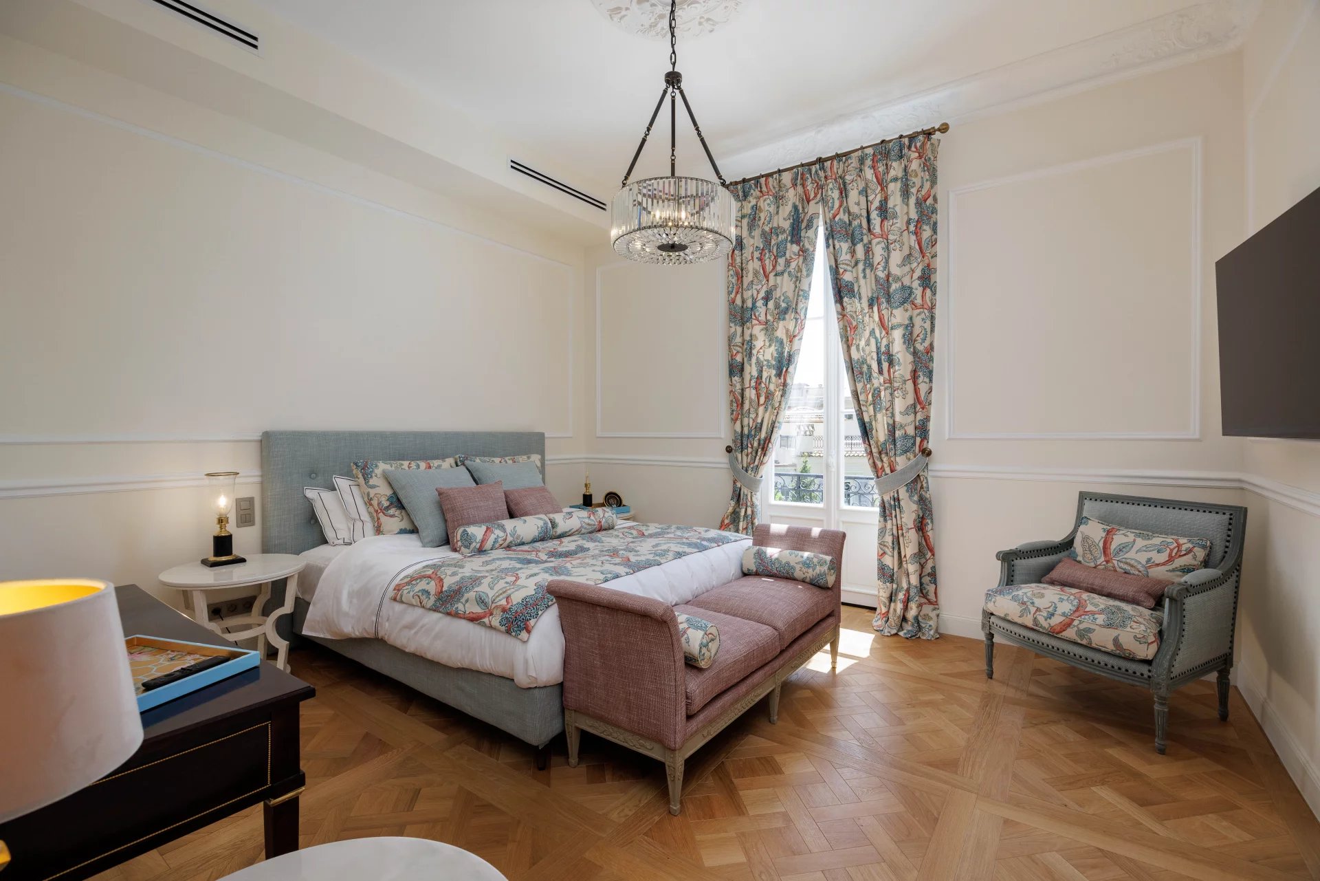 Elegant 7-Bedroom Residence in Beaulieu-sur-Mer