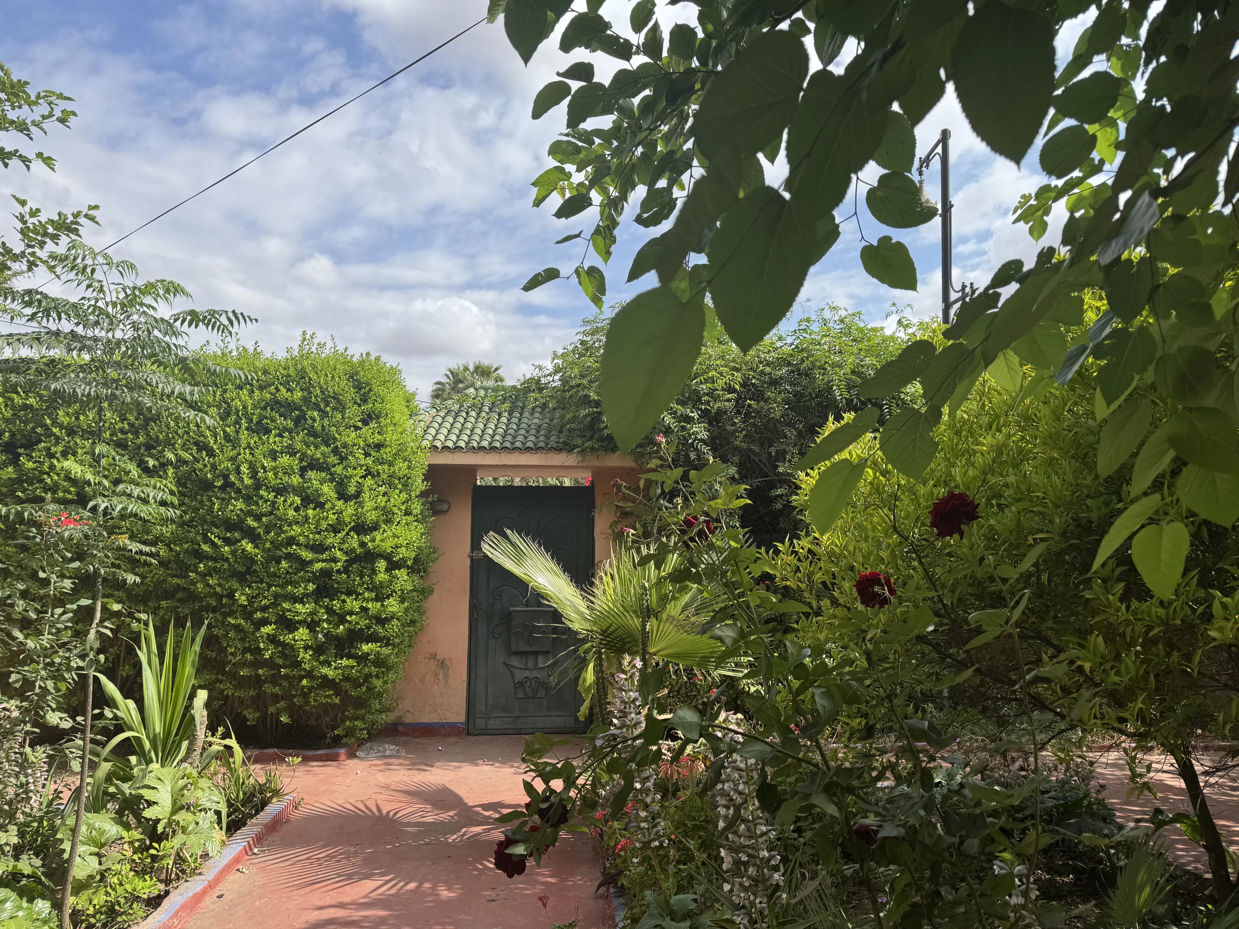 Period villa with unique location to refurbish