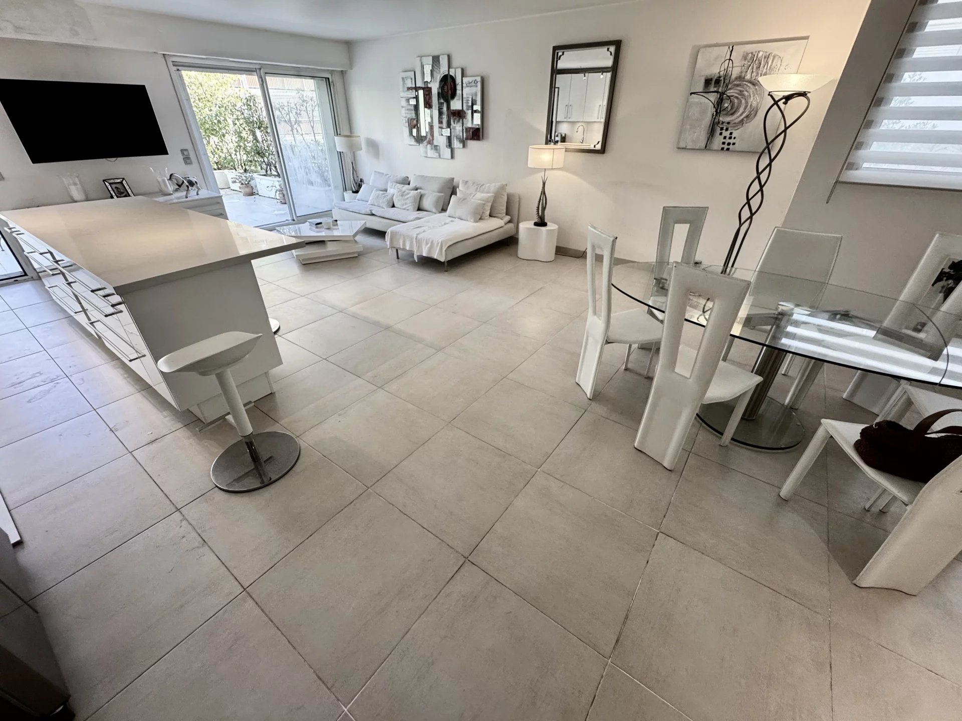 Cannes vente 3 pièces en rez de jardin