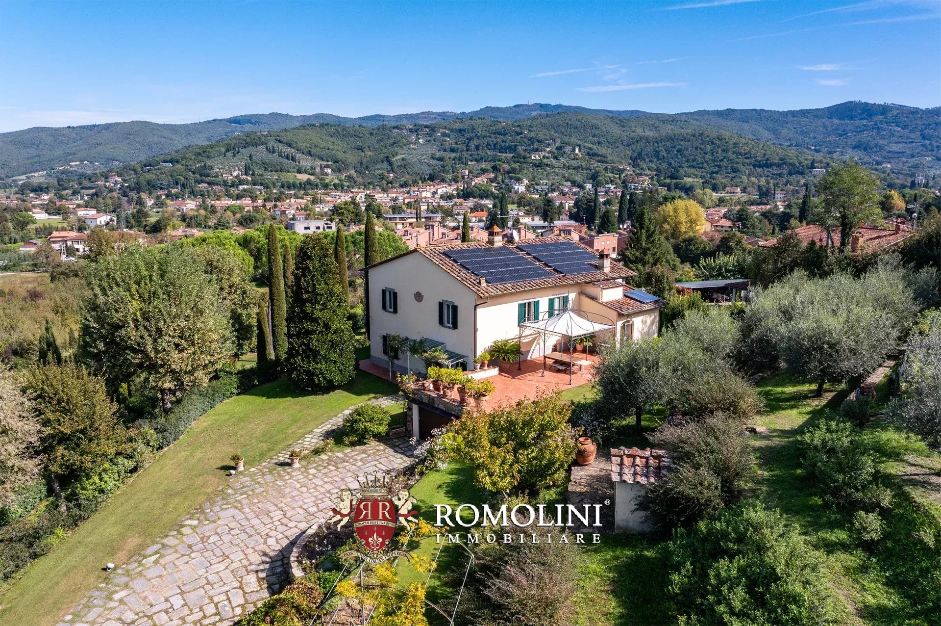 4 Bedroom Villa/Townhouse's Image 6