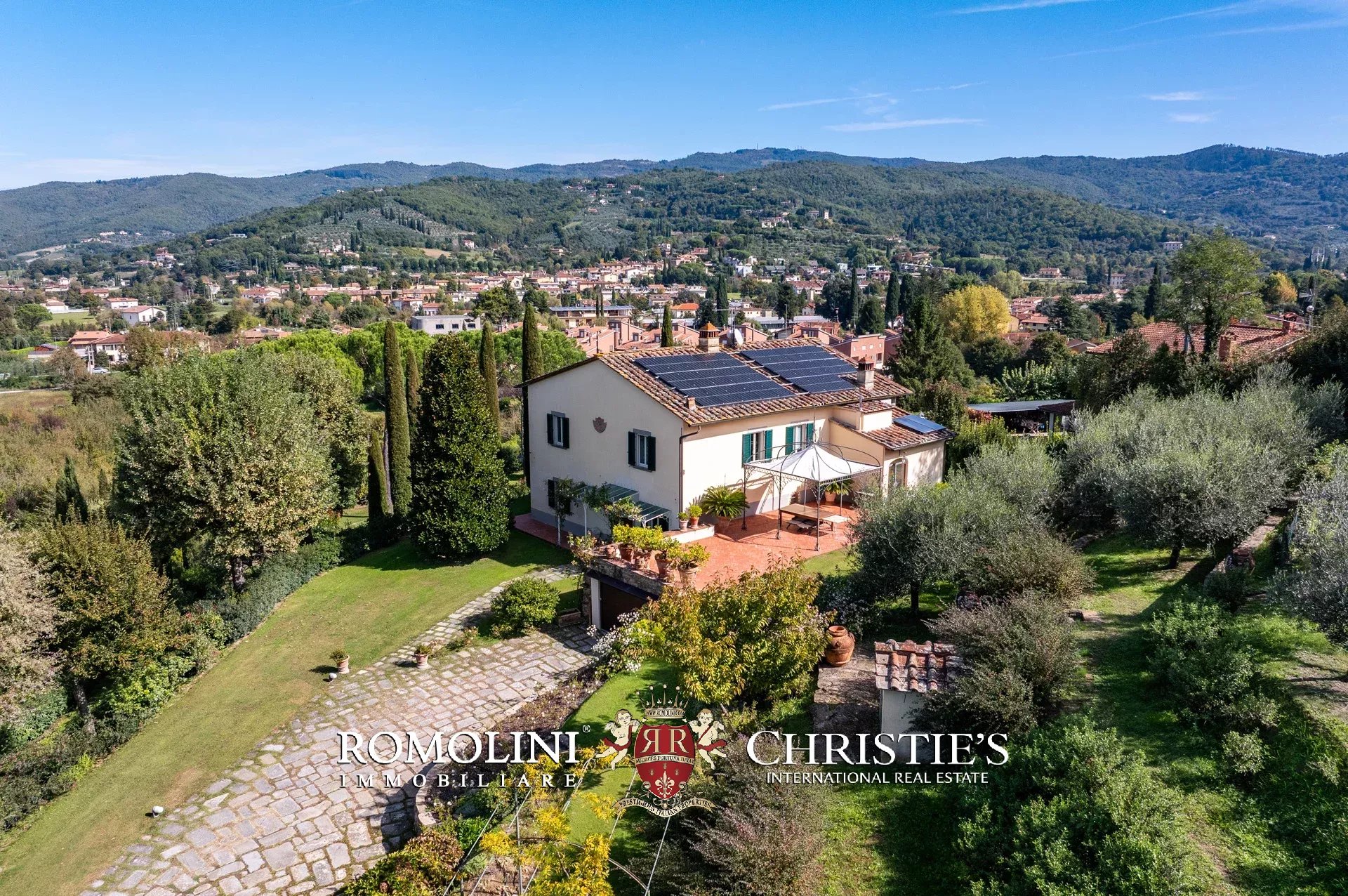 4 Bedroom Villa/Townhouse's Image 6