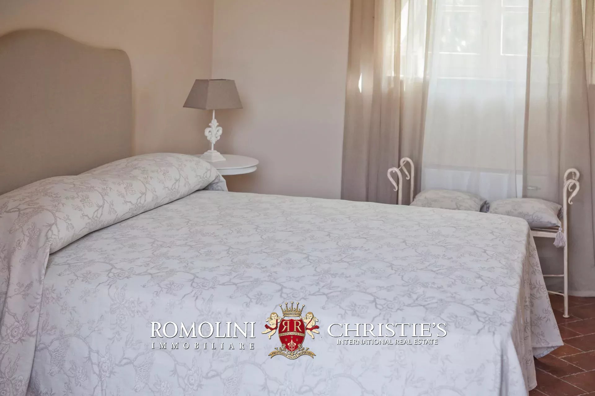 9 Bedroom Villa/Townhouse's Image 14