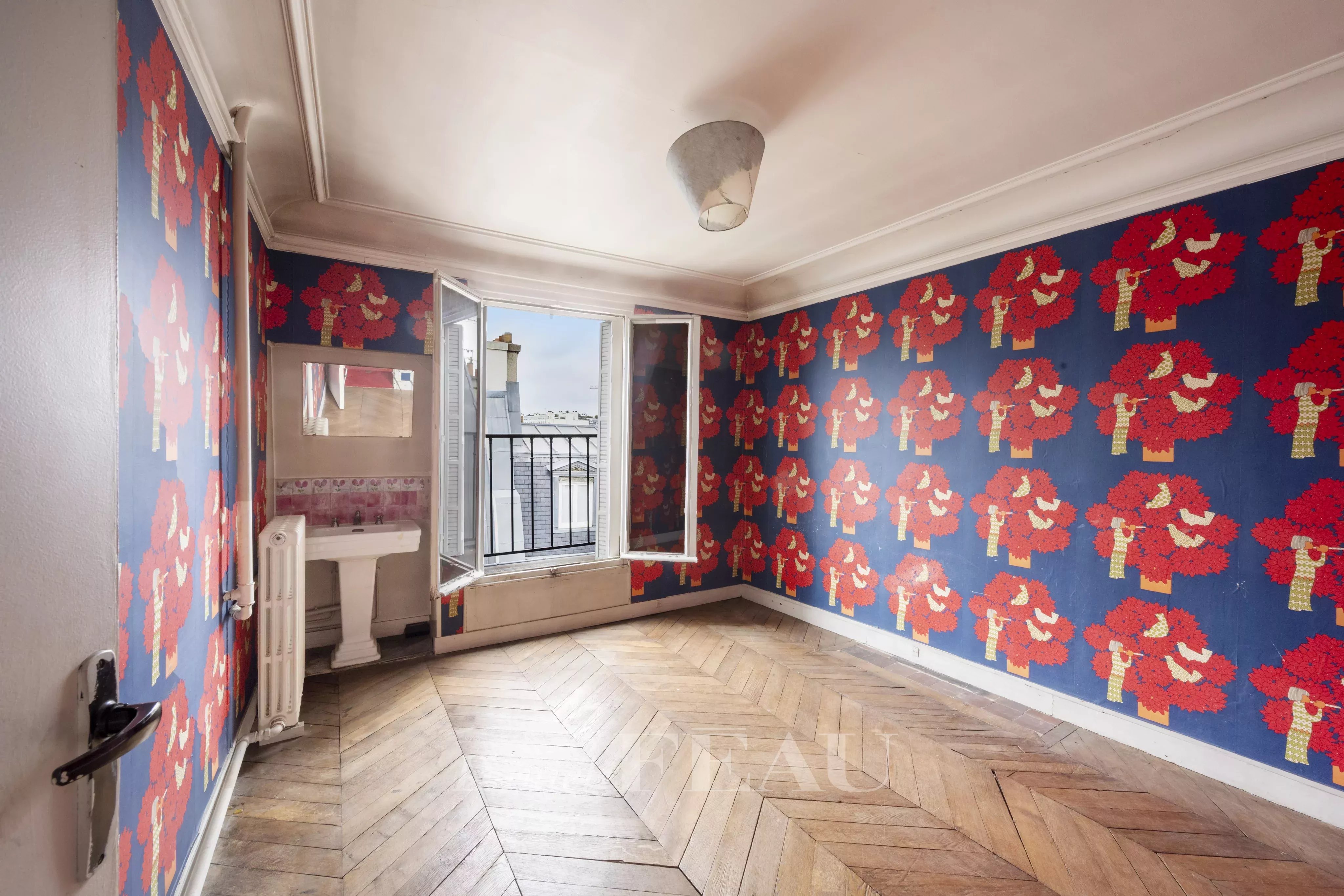 Sale Apartment Paris 11th
