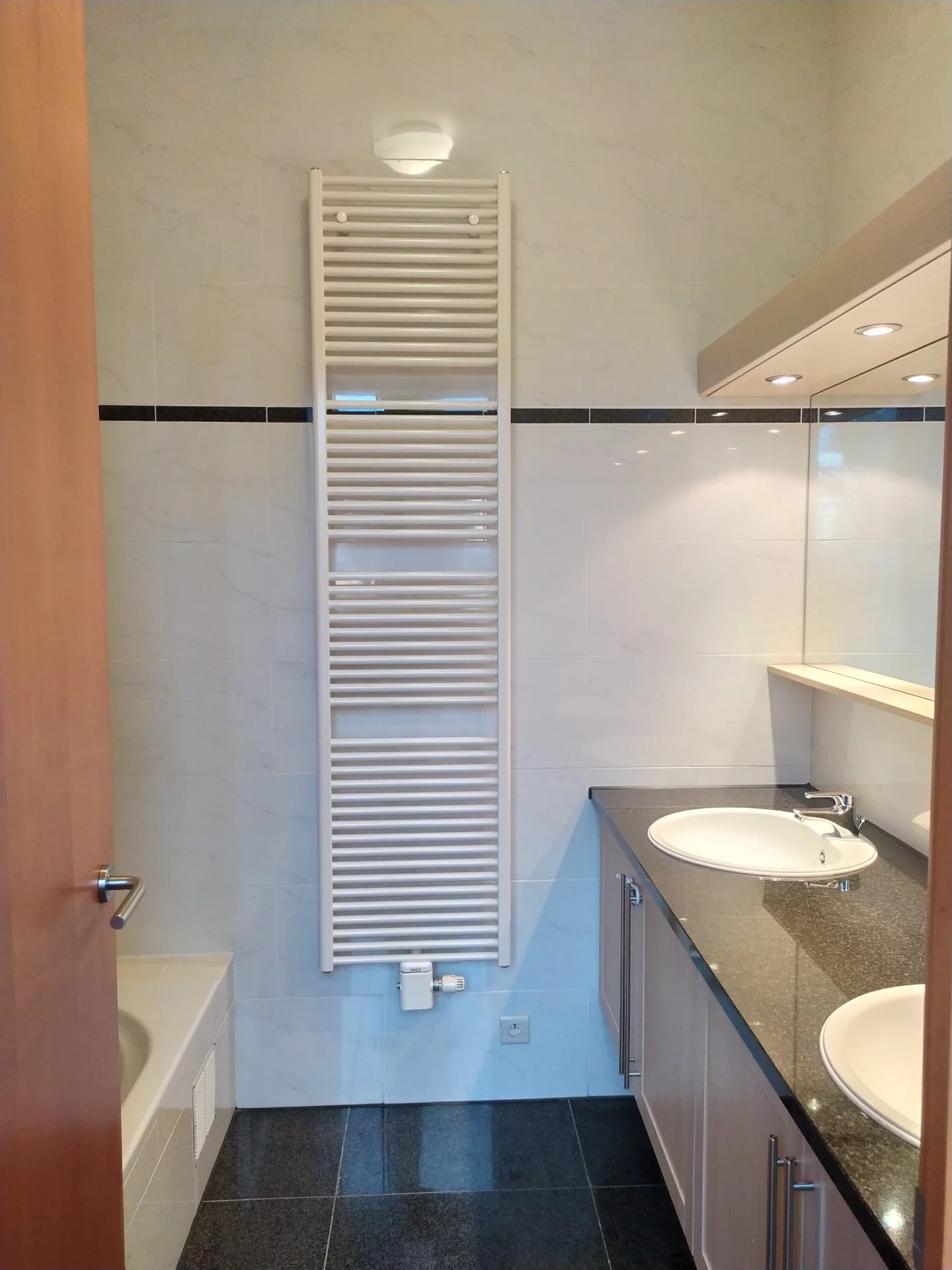 2-bedroom apartment, terraces, 2 parking spaces