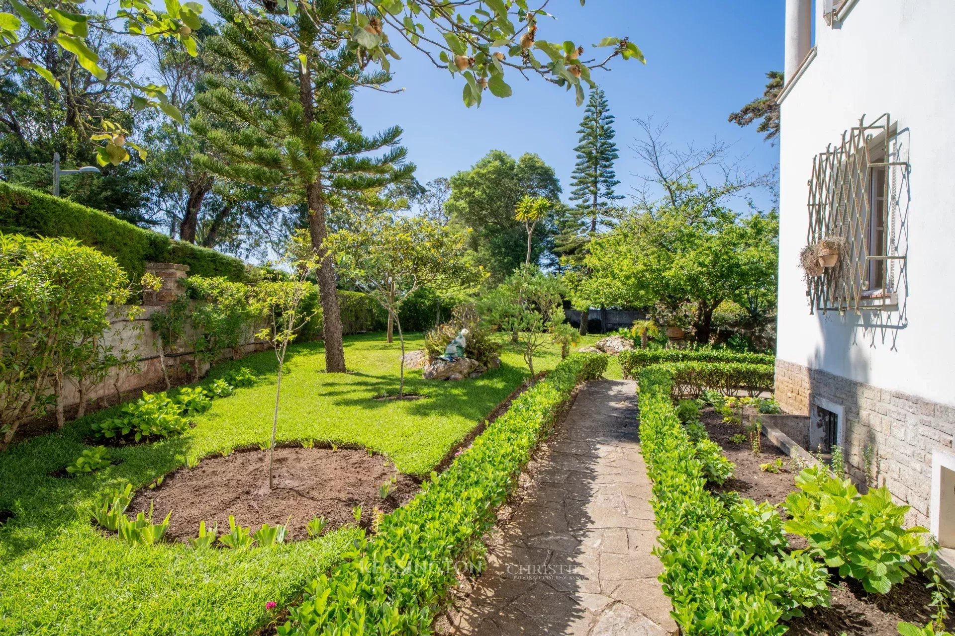 4 Bedroom Villa/Townhouse's Image 18