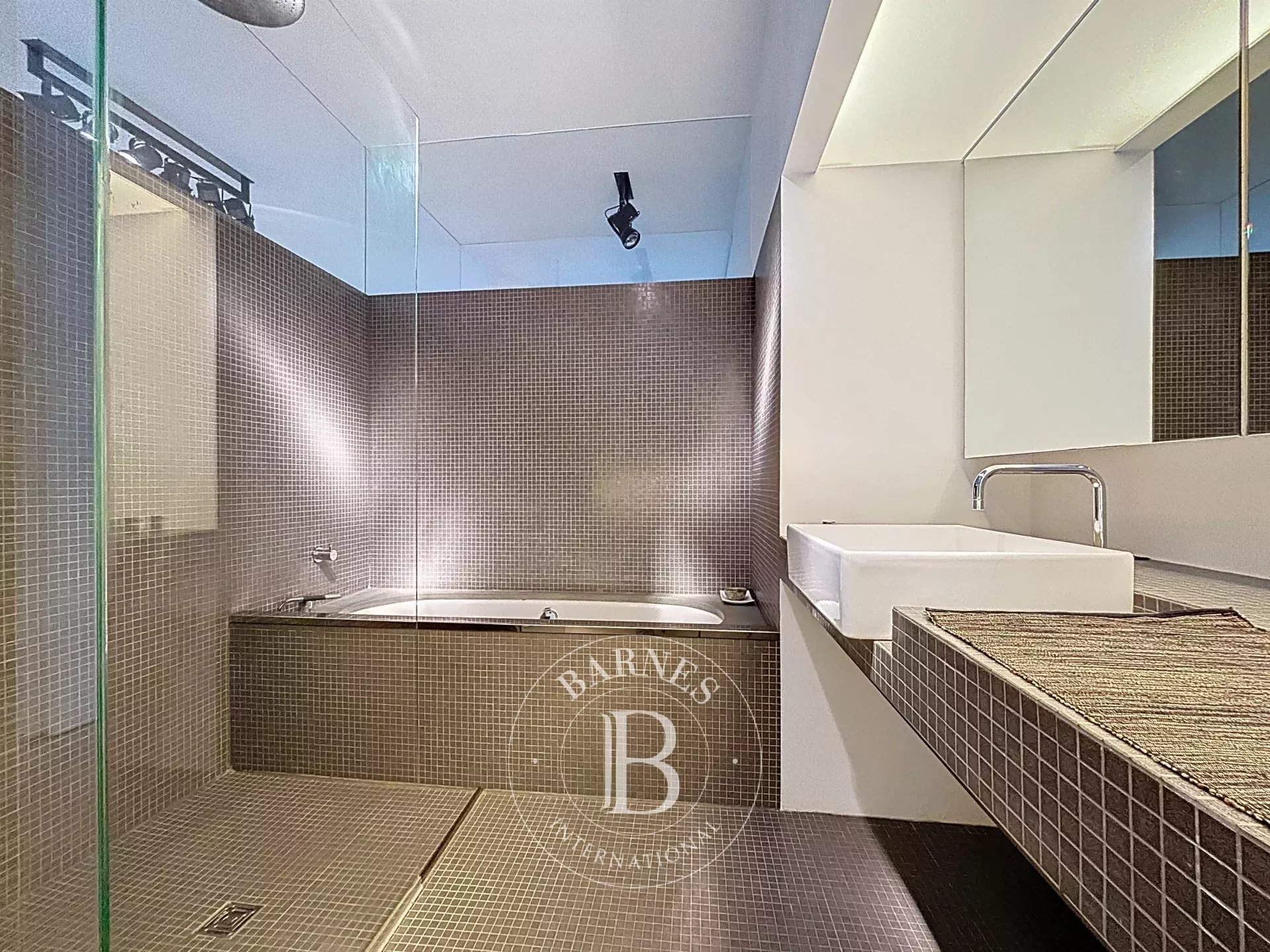 Daire Saint-Gilles - picture 12