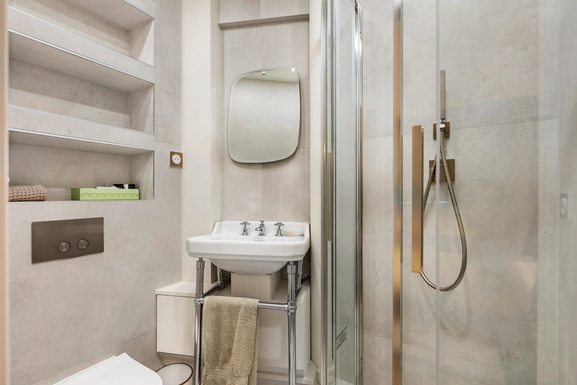 2 Bedroom Apartment/Flat's Image 11